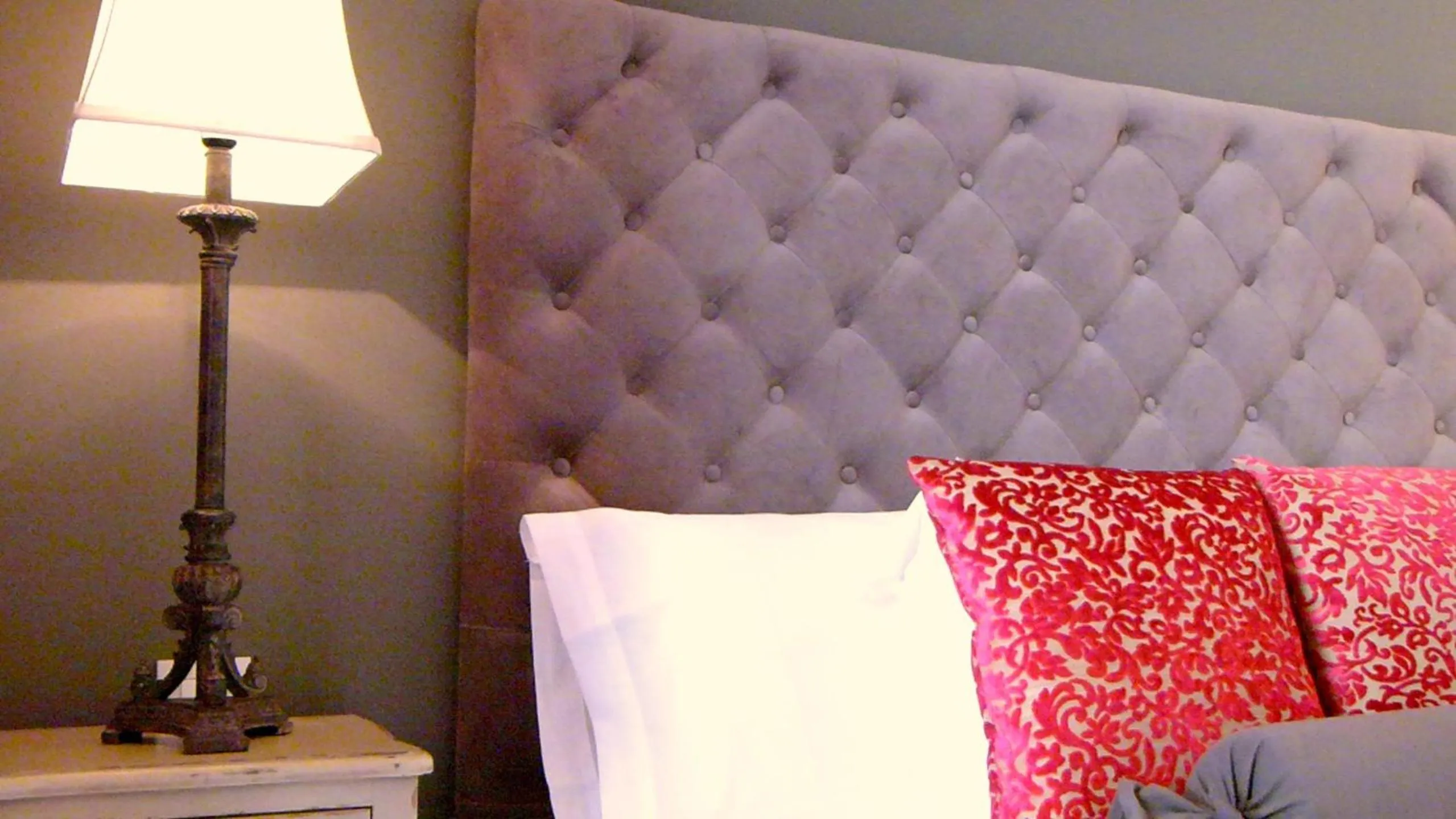 Photo of the whole room, Bed in Alda Apartamentos Muralla de Toledo