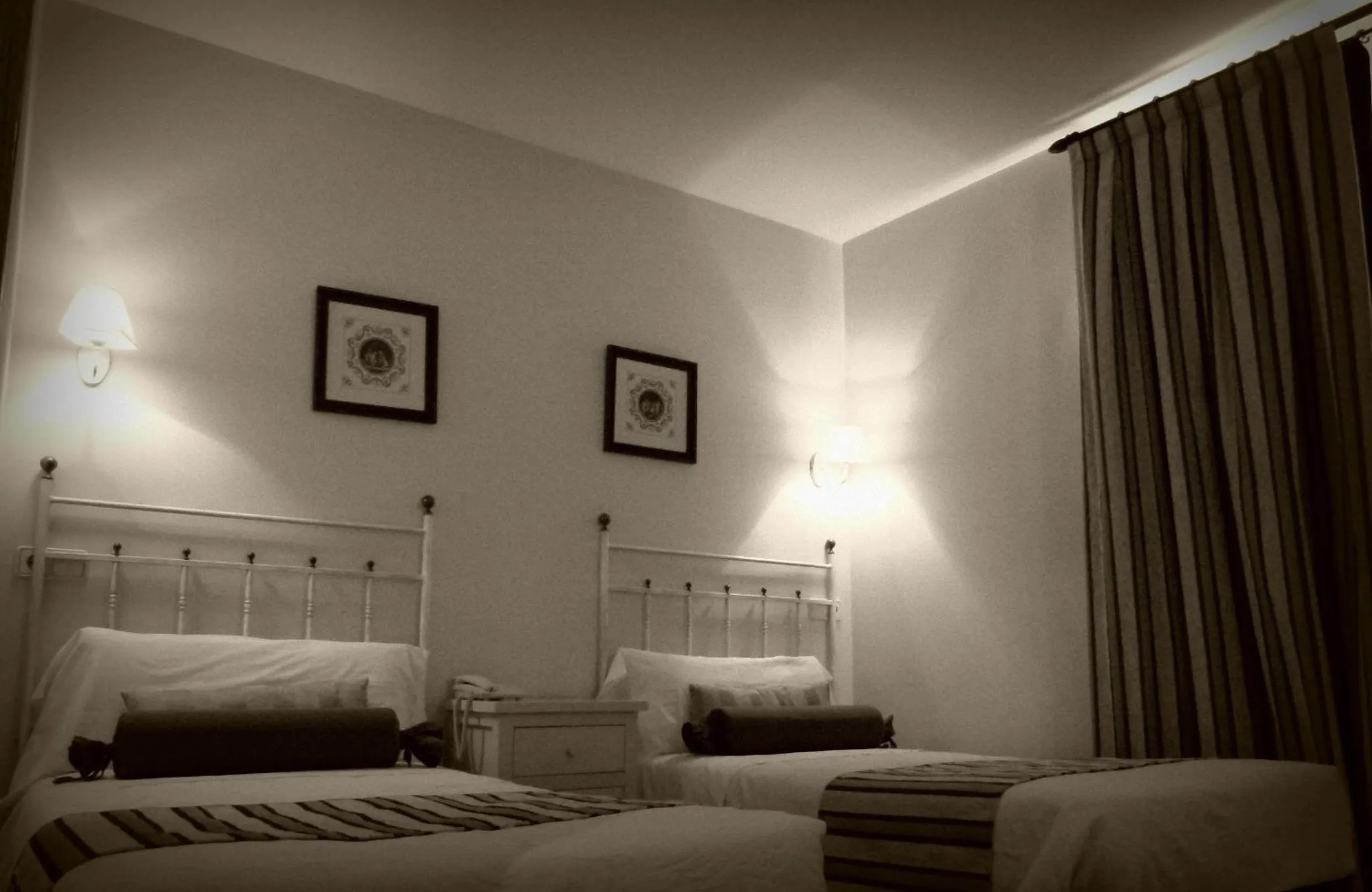 Photo of the whole room, Bed in Alda Apartamentos Muralla de Toledo