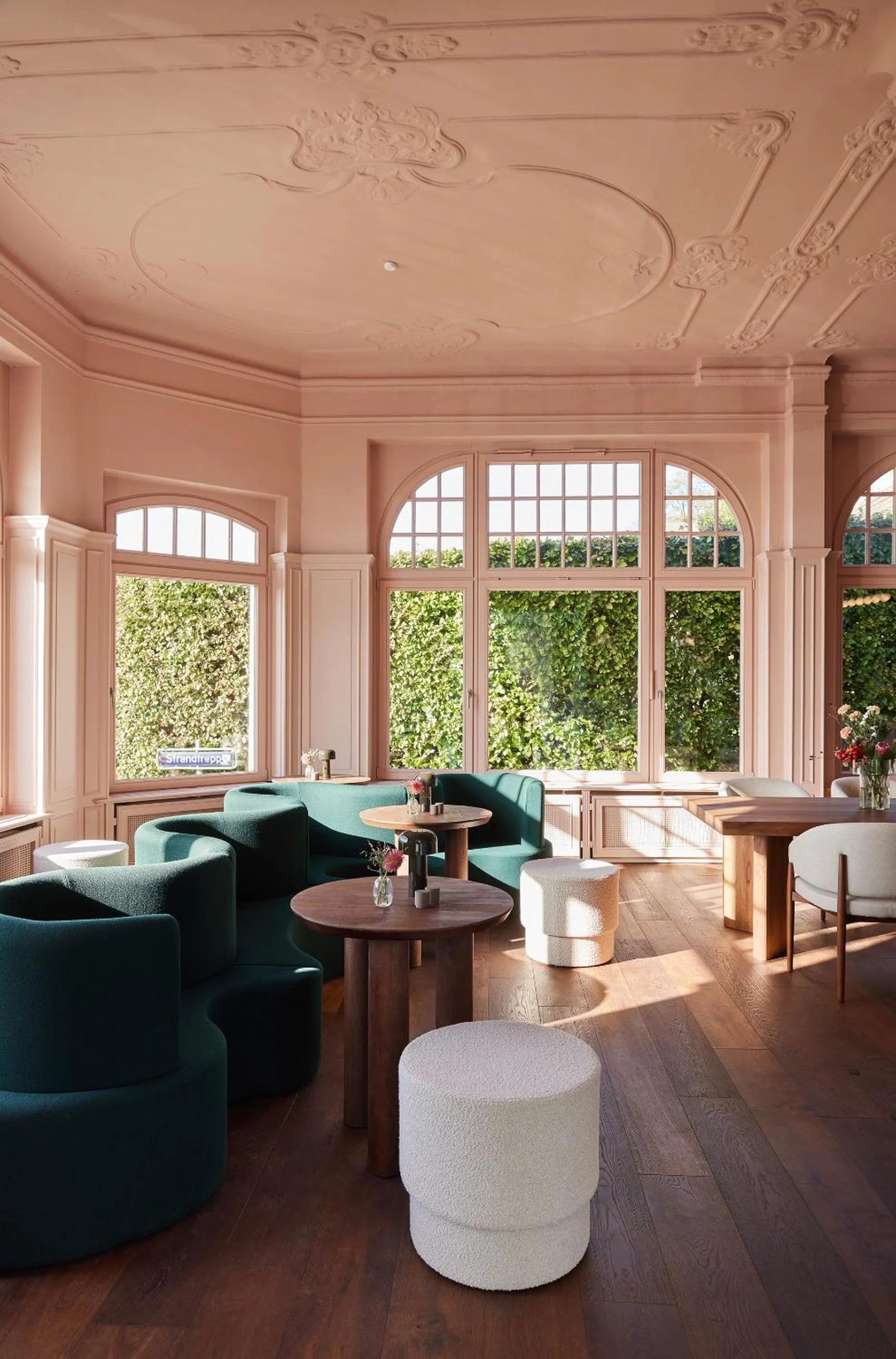 Lobby or reception in stilwerk Strandhotel Blankenese