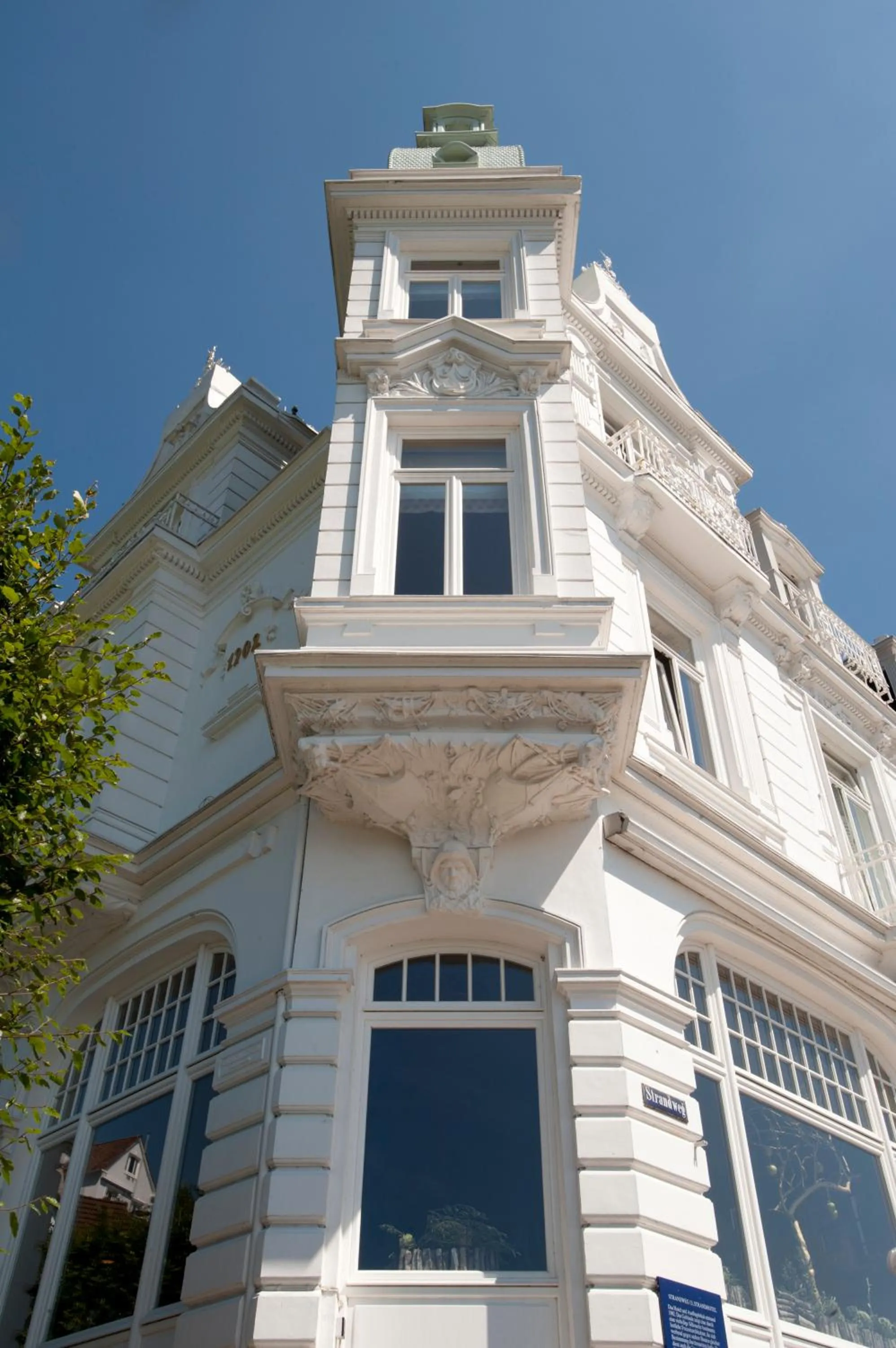 Facade/entrance in stilwerk Strandhotel Blankenese