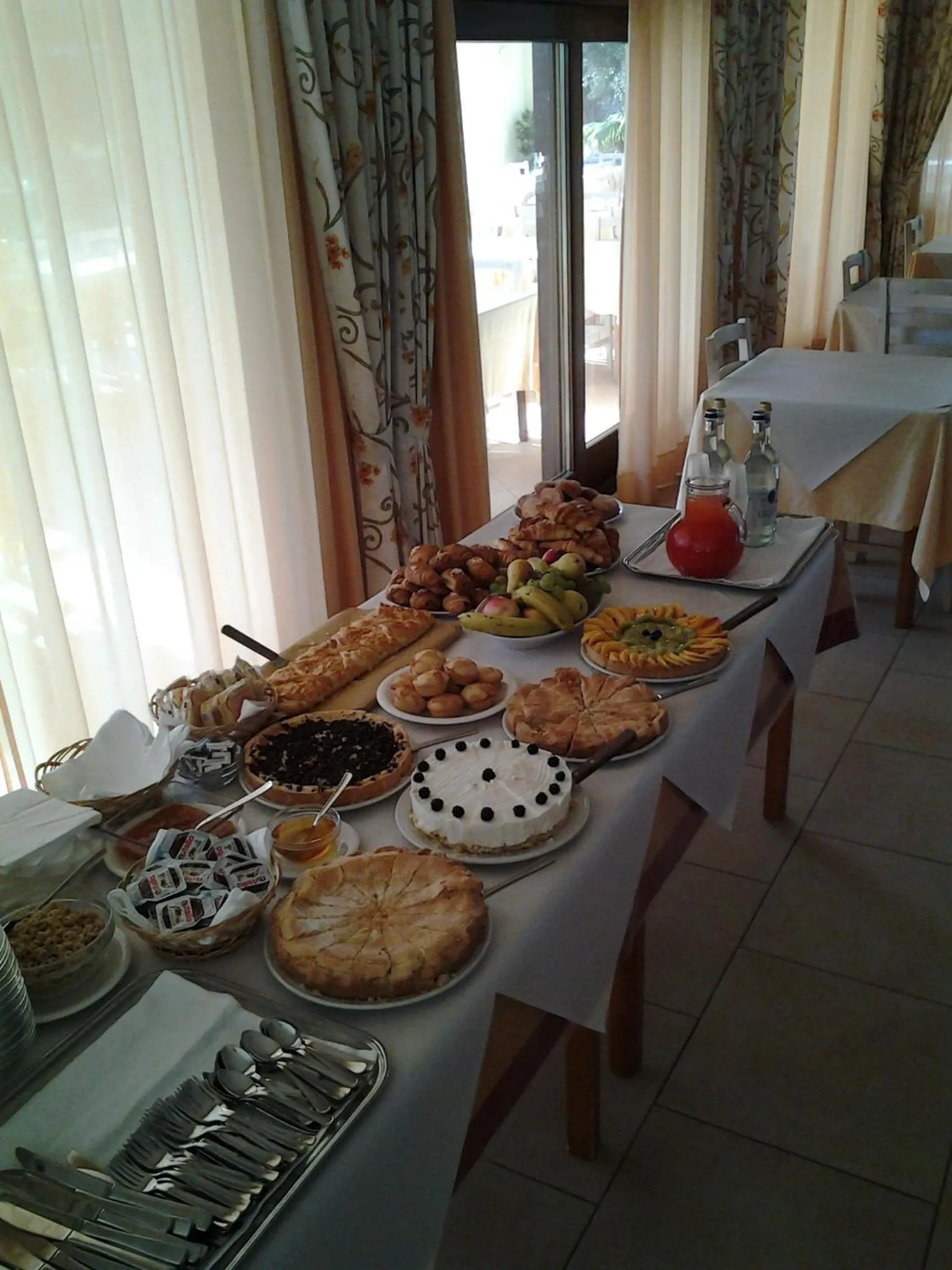 Restaurant/places to eat in Delle Rose, Hotel & Horse Riding