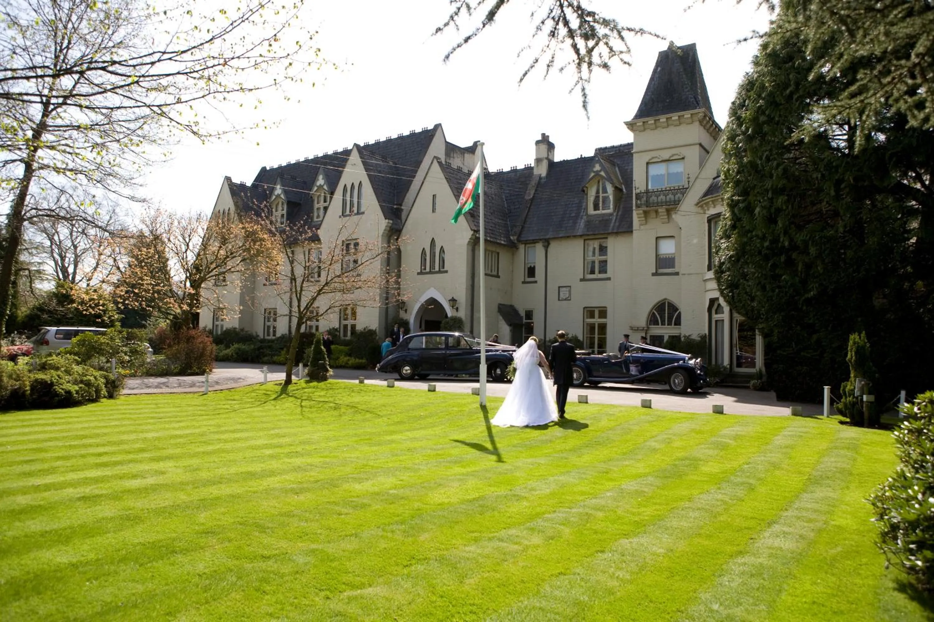 Glen-Yr-Afon House Hotel
