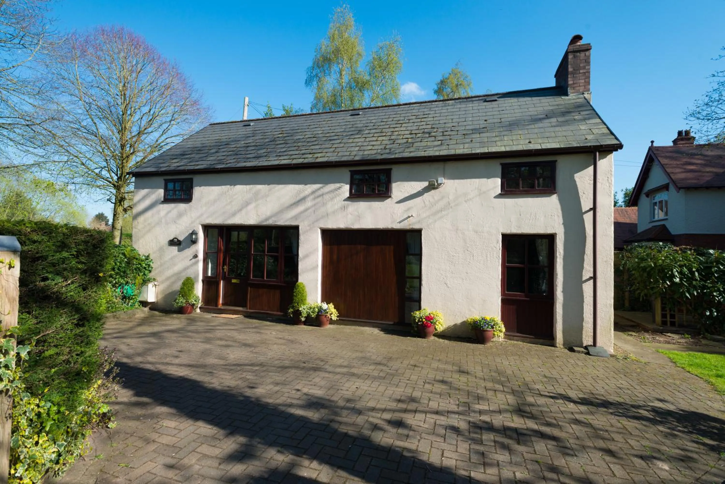 Glen-Yr-Afon House Hotel