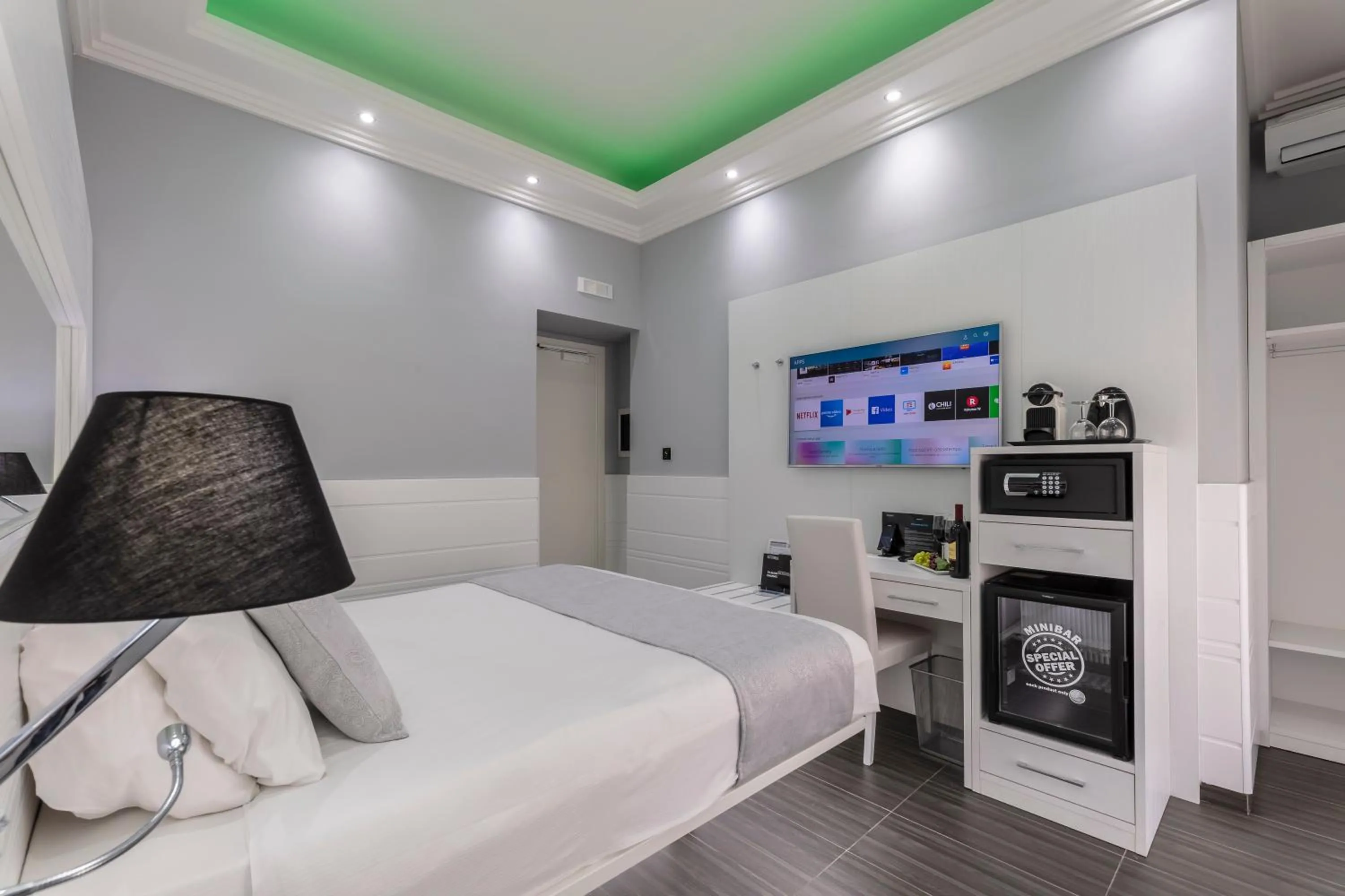 Photo of the whole room, Bed in THE ONE Boutique Hotel & SPA Rome