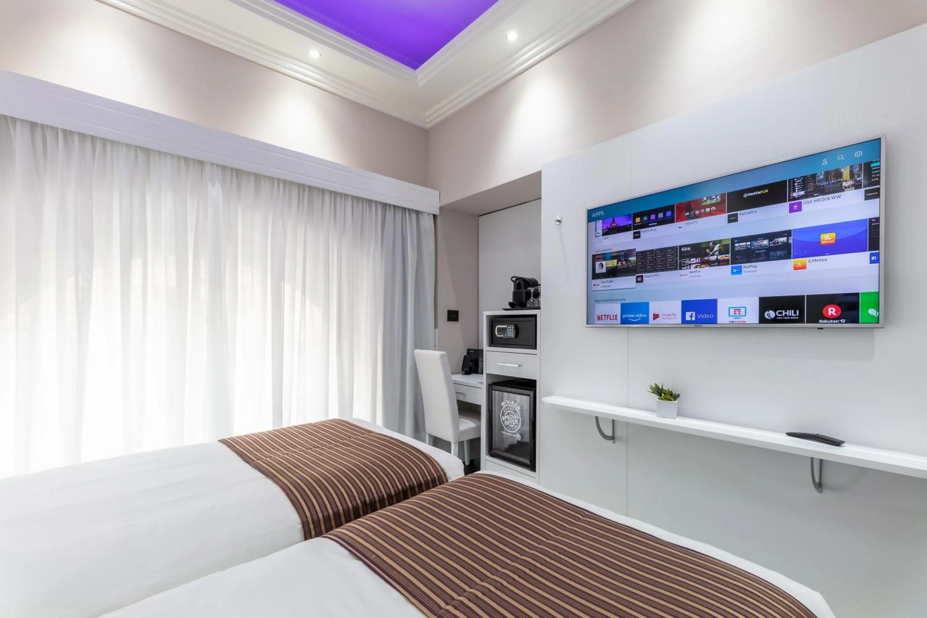 TV and multimedia, Bed in THE ONE Boutique Hotel & SPA Rome
