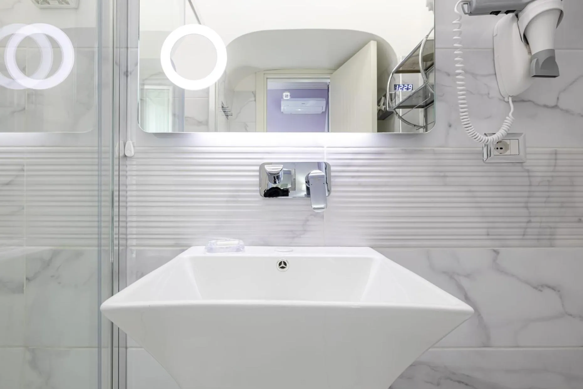 Bathroom in THE ONE Boutique Hotel & SPA Rome