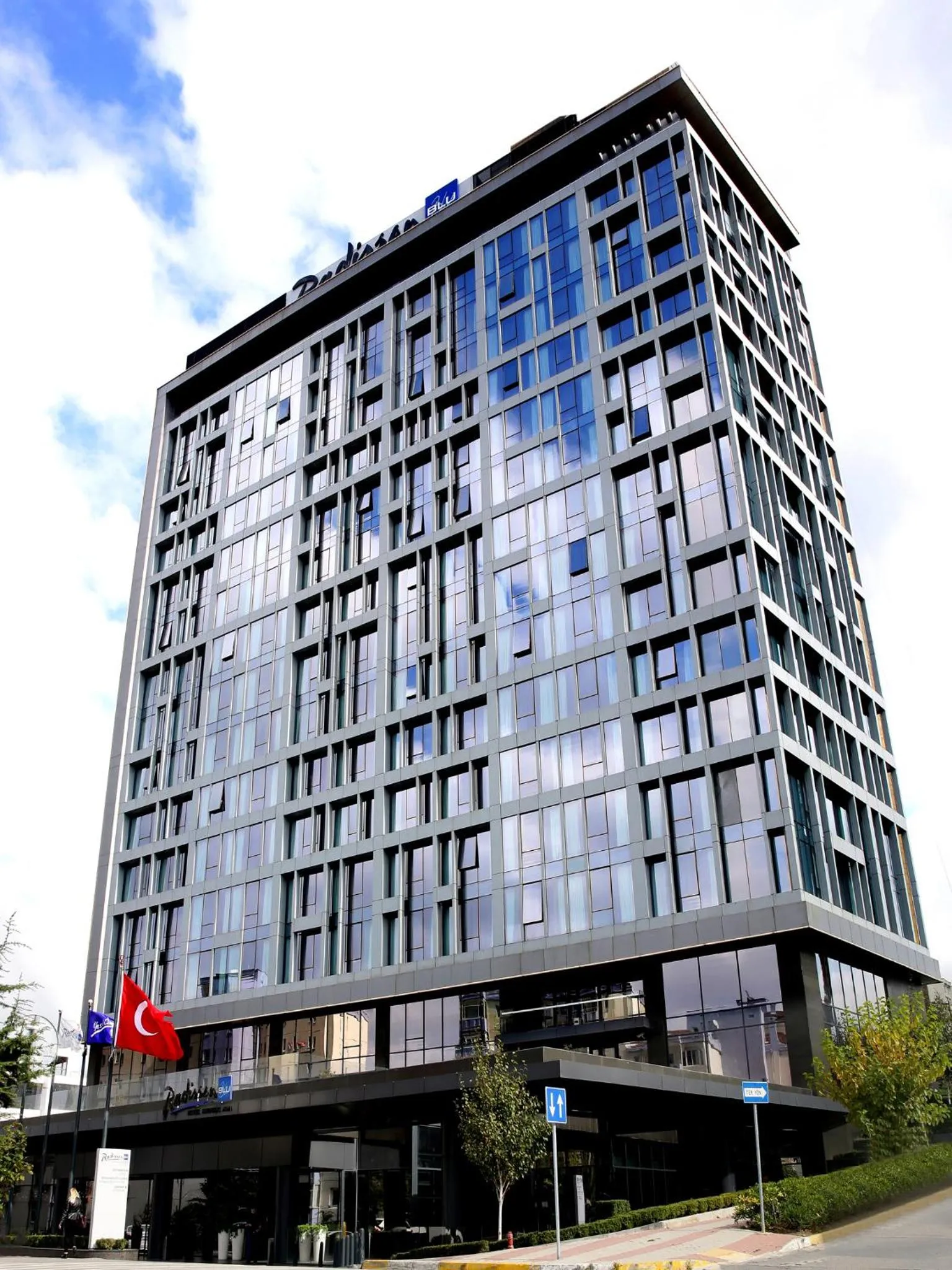Facade/entrance in Radisson Blu Hotel Istanbul Asia