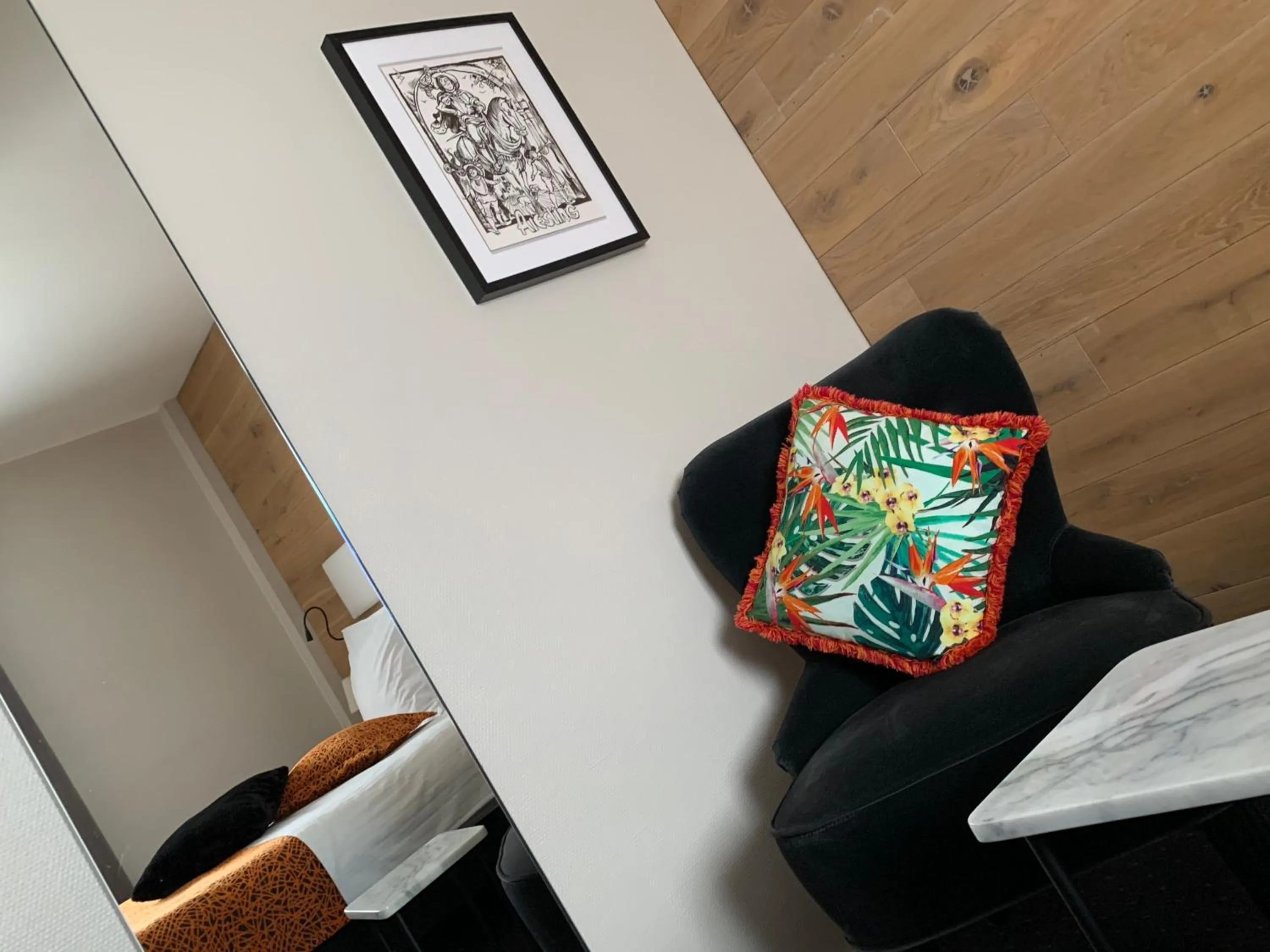 Living room, Bed in Hôtel L'Auberge Alsacienne