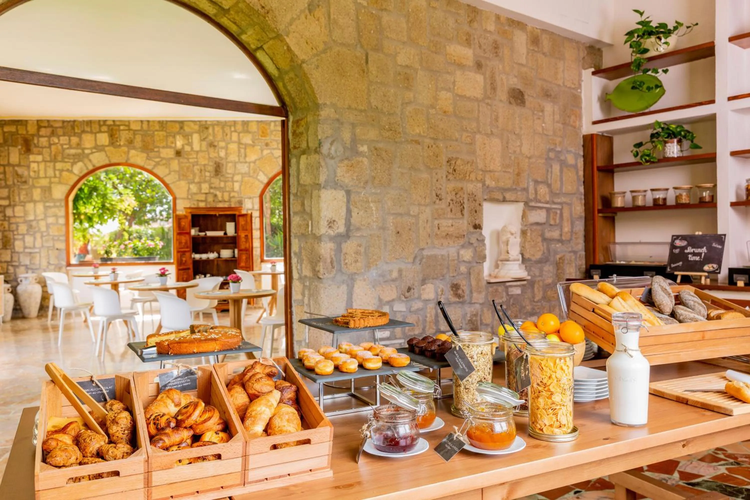 Restaurant/places to eat in Hotel Capo D'Uomo