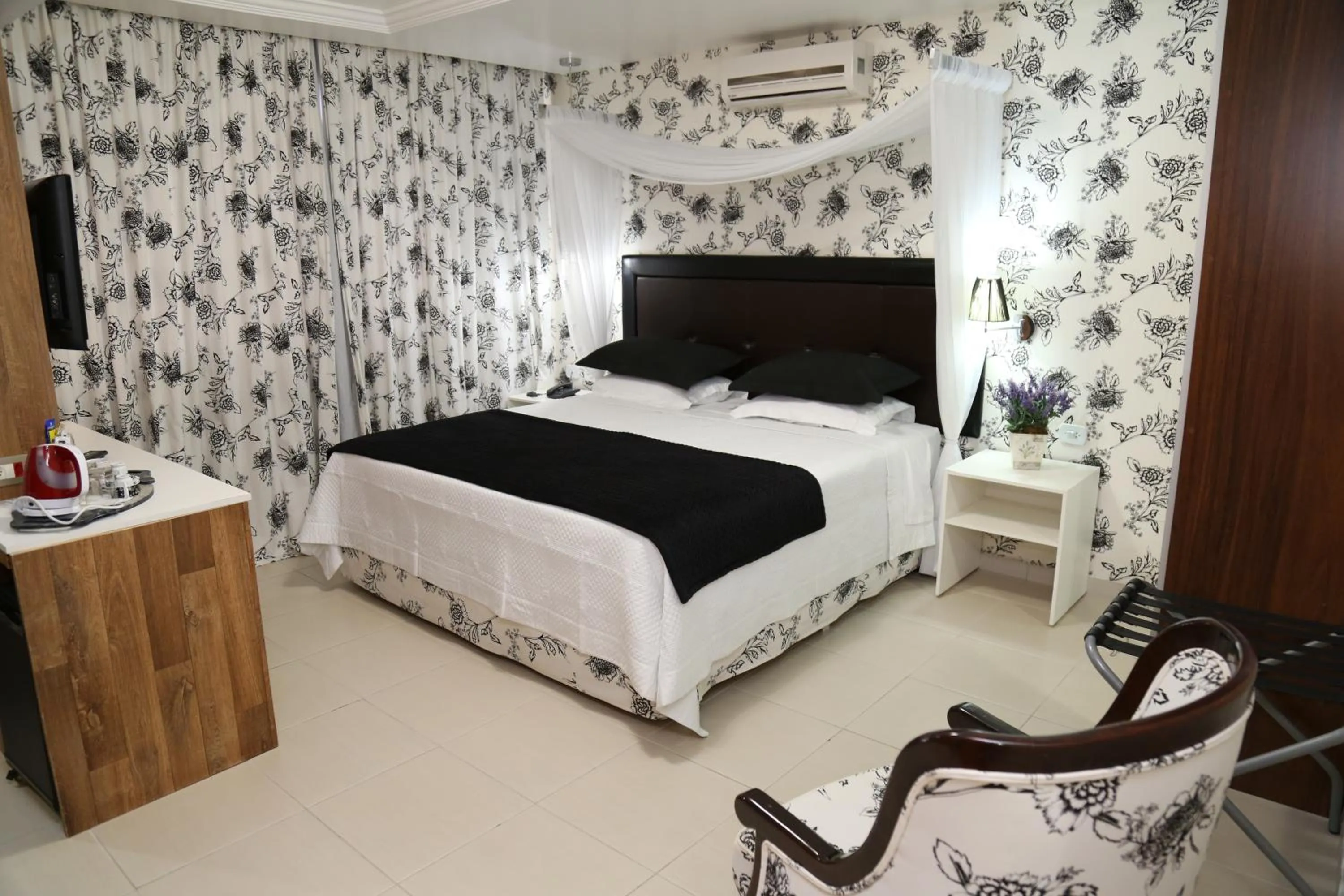 Bed in CHA Royal Plaza Hotel