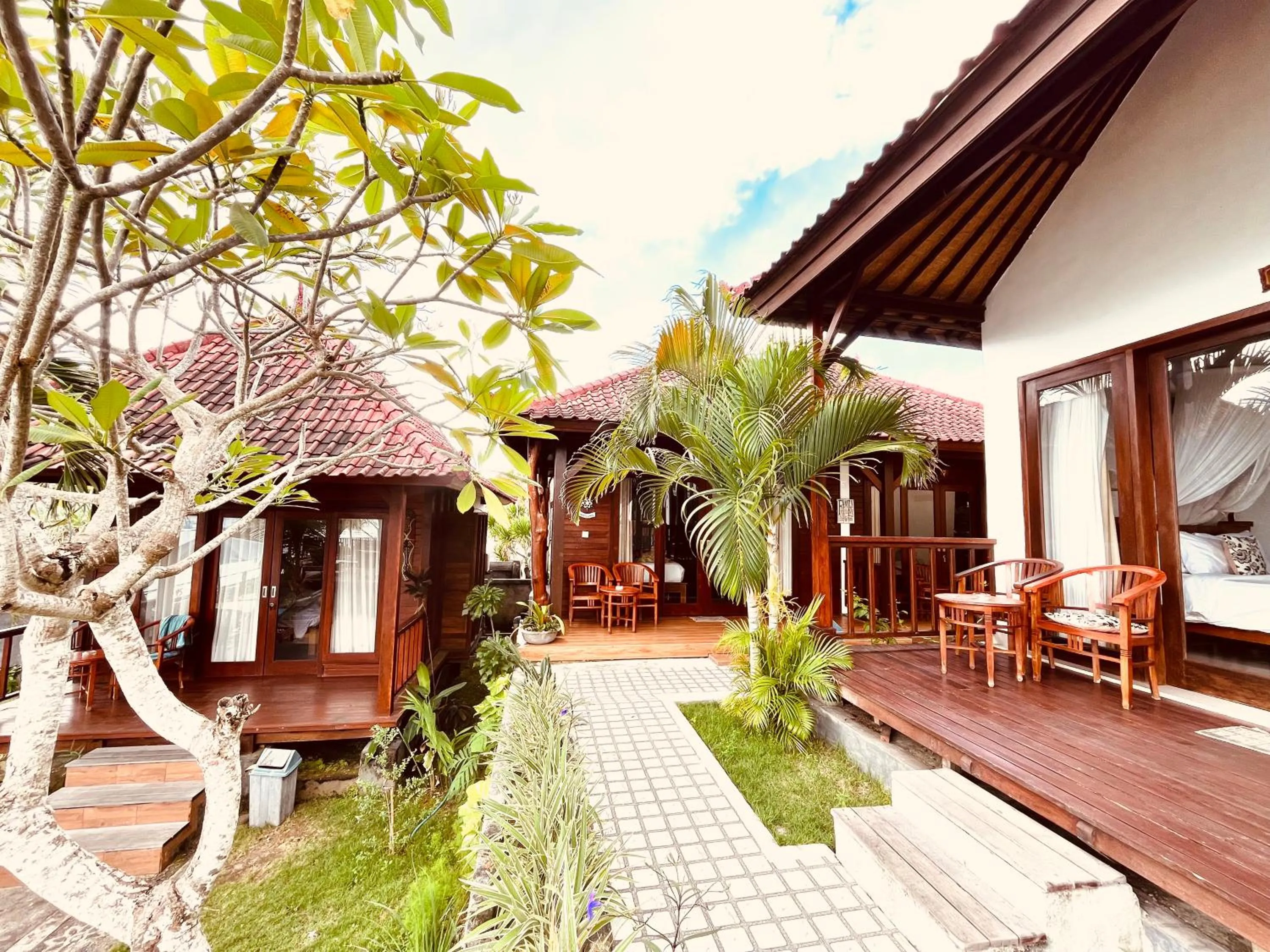 Property building in Nusa Veranda Sunset Villas & Restaurant