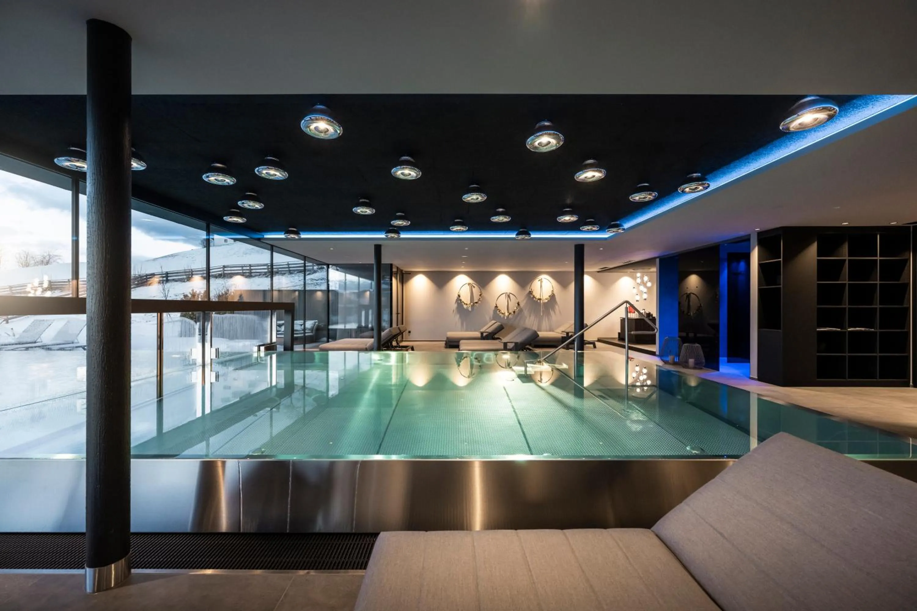 Swimming pool in Hotel Viertler