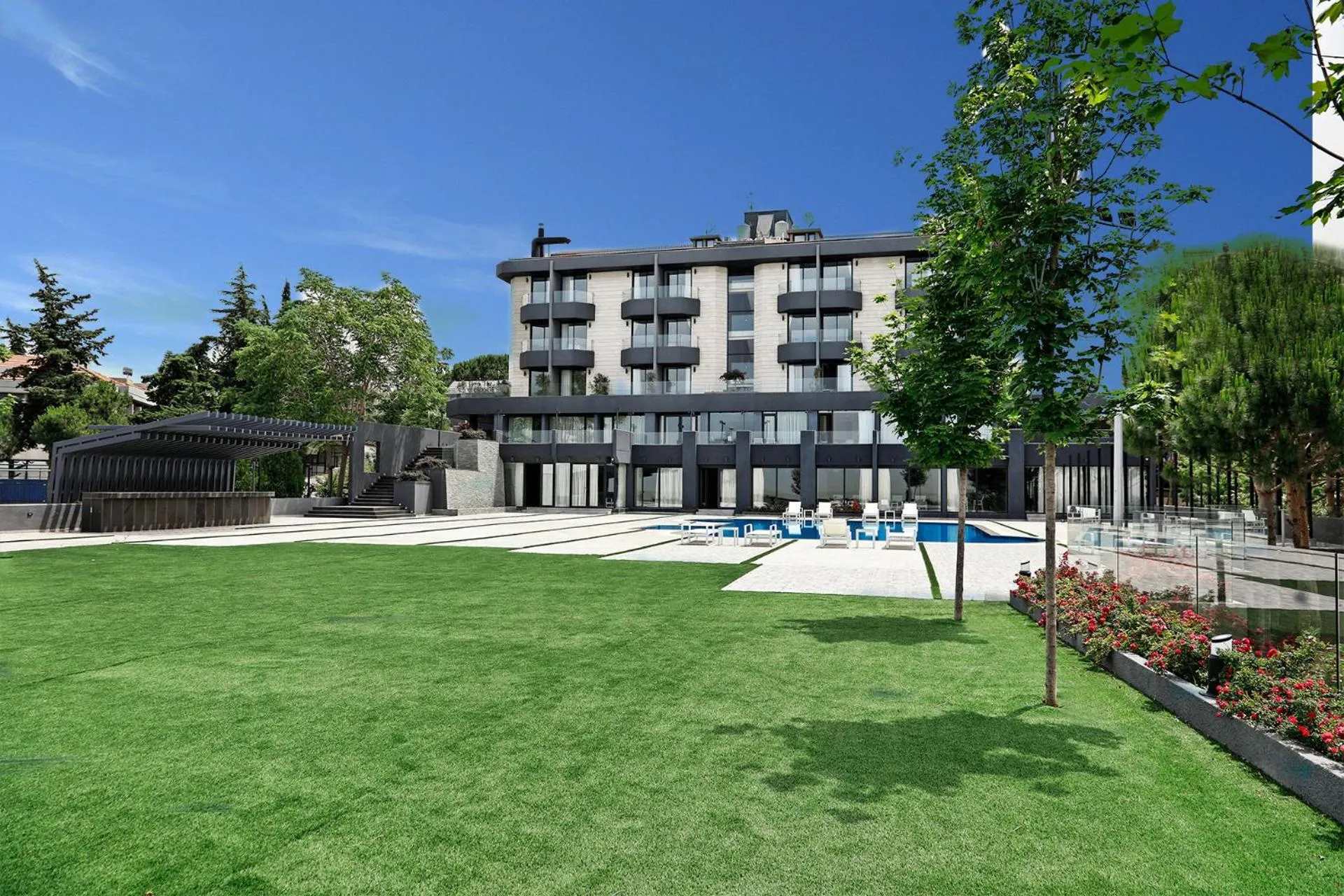 City view in Le Pave Hotel