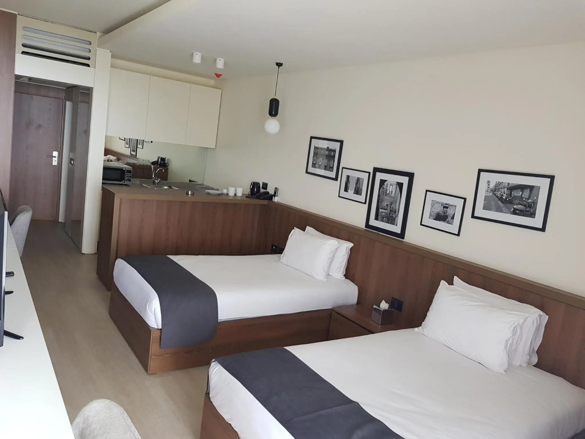 Photo of the whole room in Le Pave Hotel