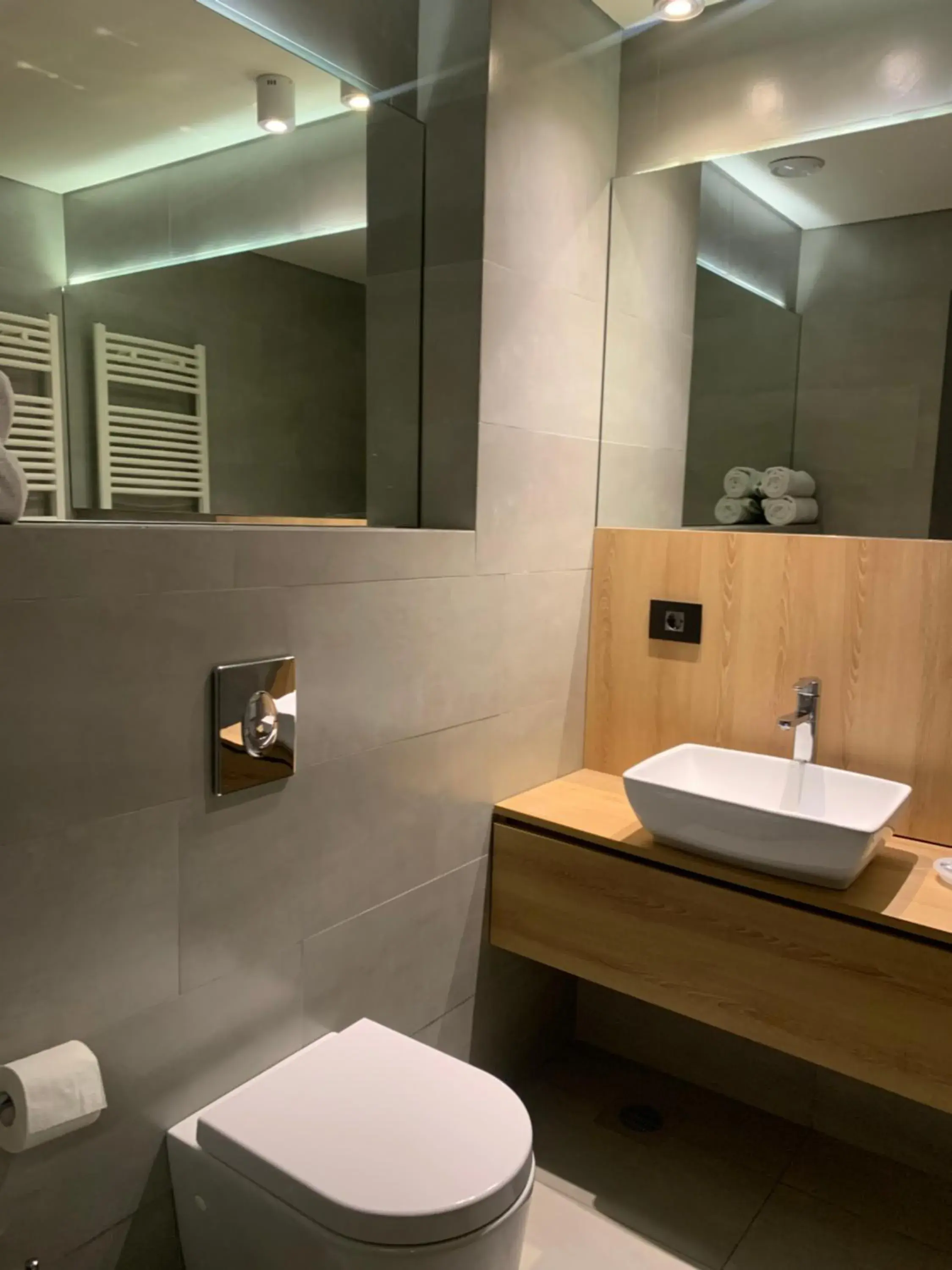 Deluxe Double or Twin Room with Sea View in Le Pave Hotel Deluxe Double or Twin Room with Sea View in Le Pave Hotel