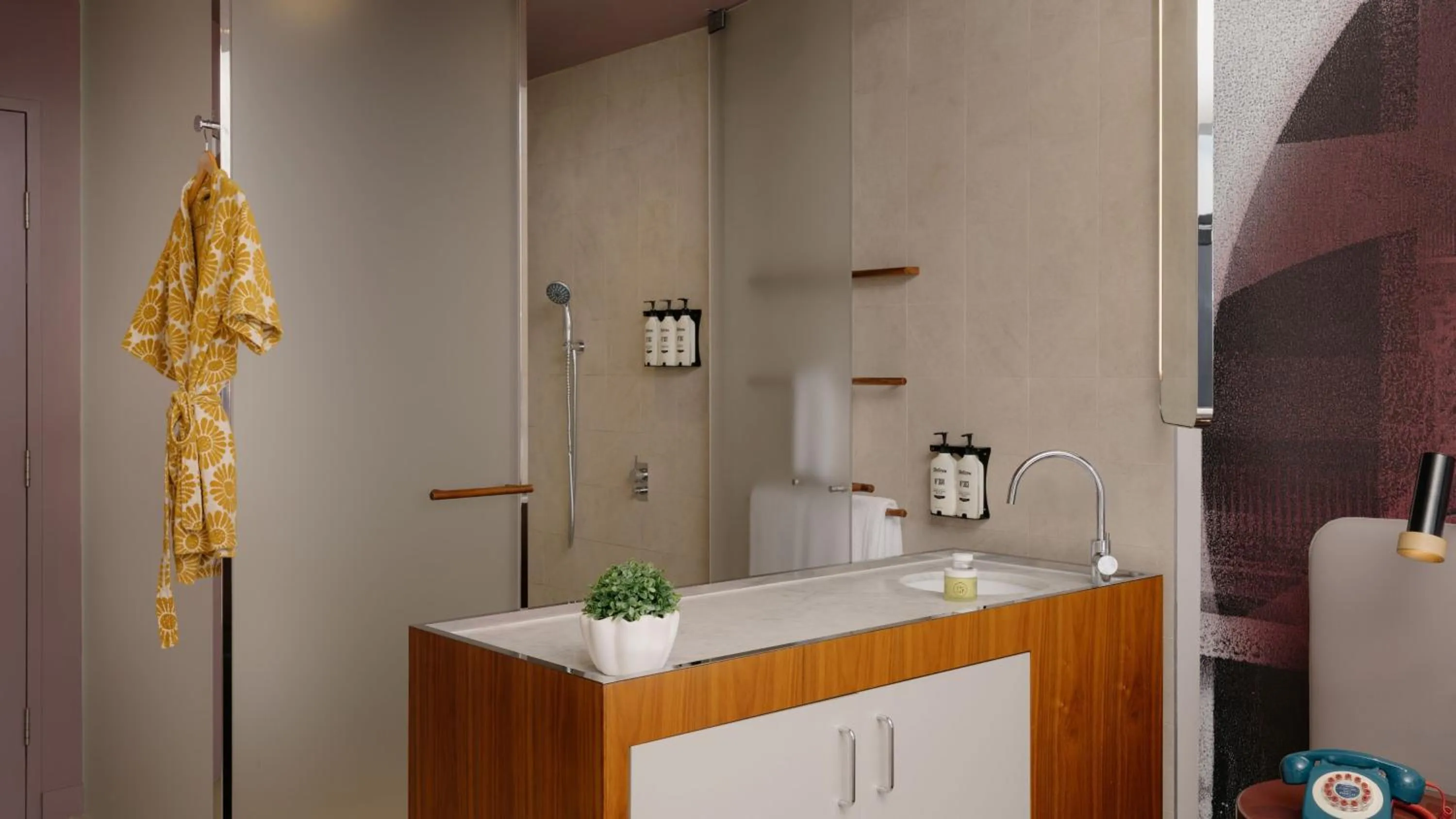 Photo of the whole room in Hotel Indigo Sydney Potts Point by IHG