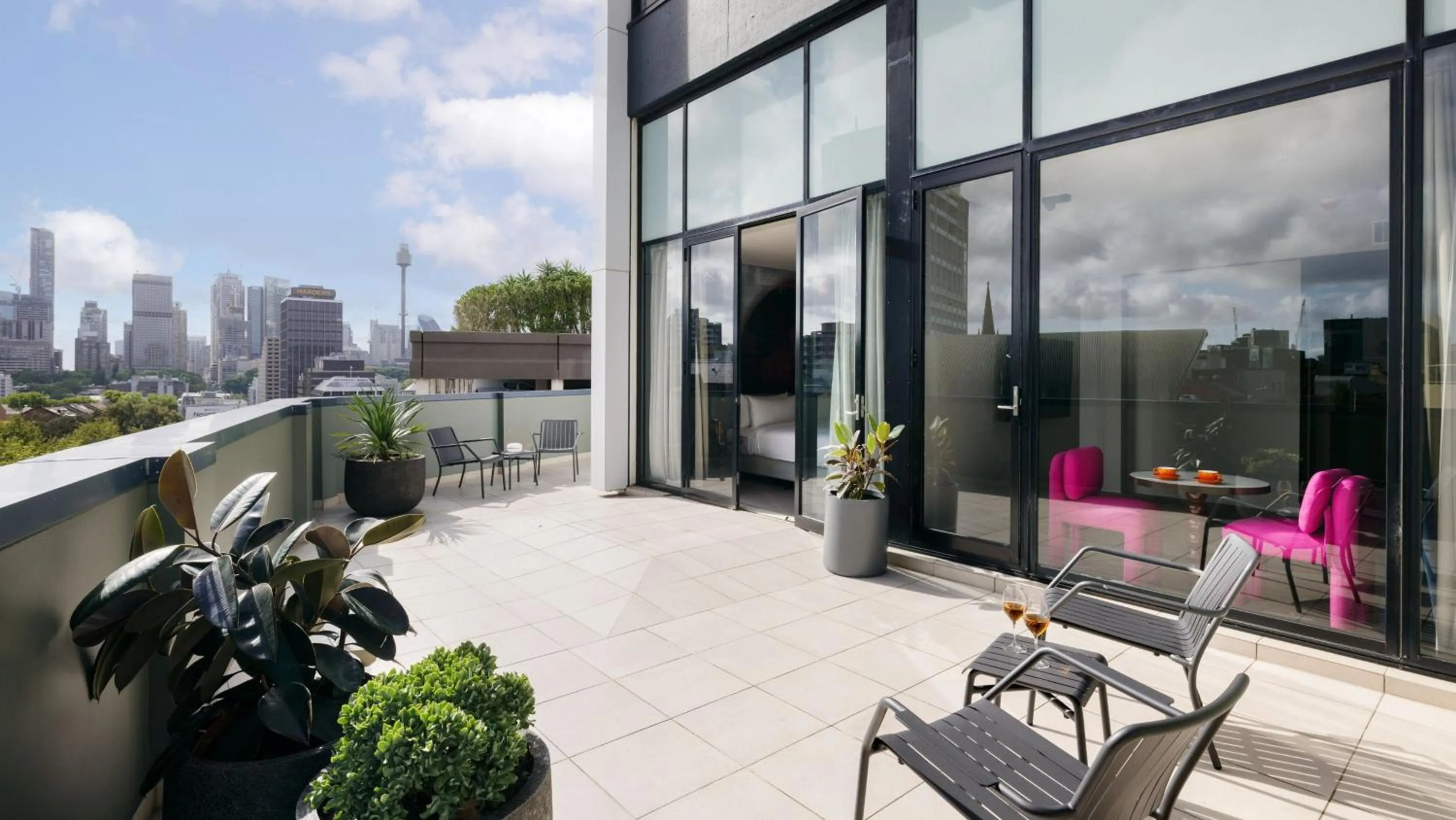 Photo of the whole room in Hotel Indigo Sydney Potts Point by IHG