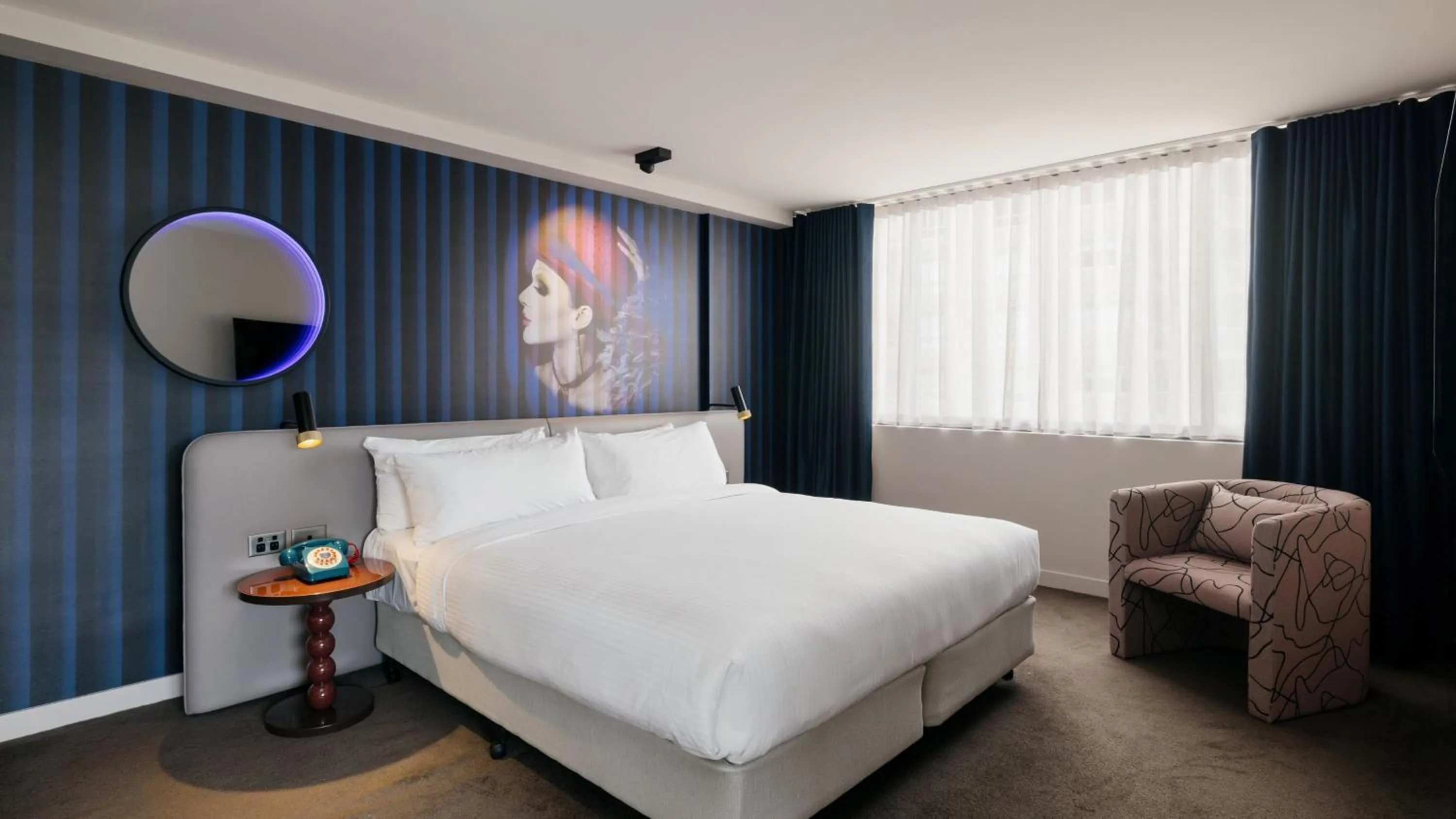 Photo of the whole room, Bed in Hotel Indigo Sydney Potts Point by IHG