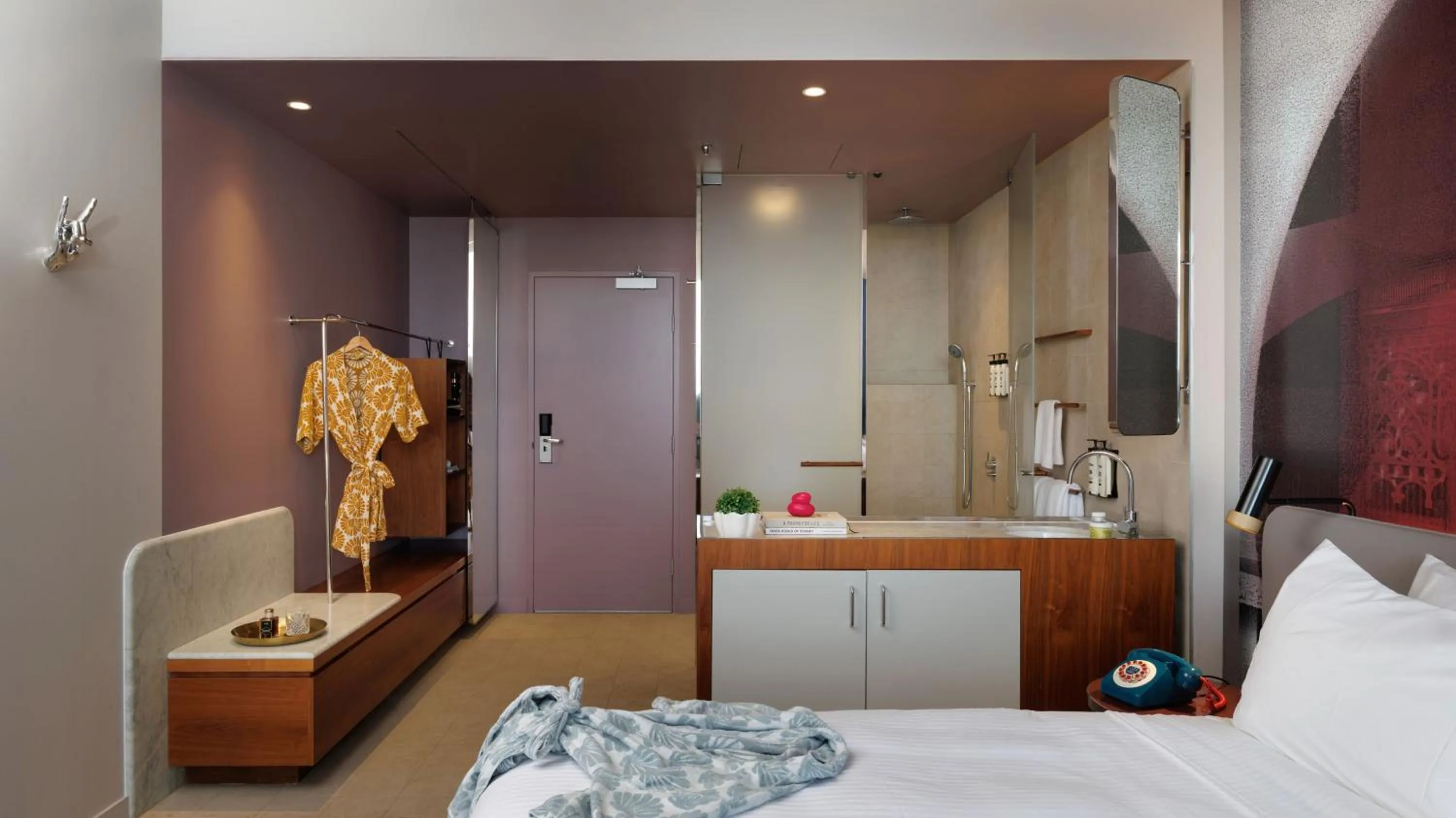 Photo of the whole room, Bed in Hotel Indigo Sydney Potts Point by IHG