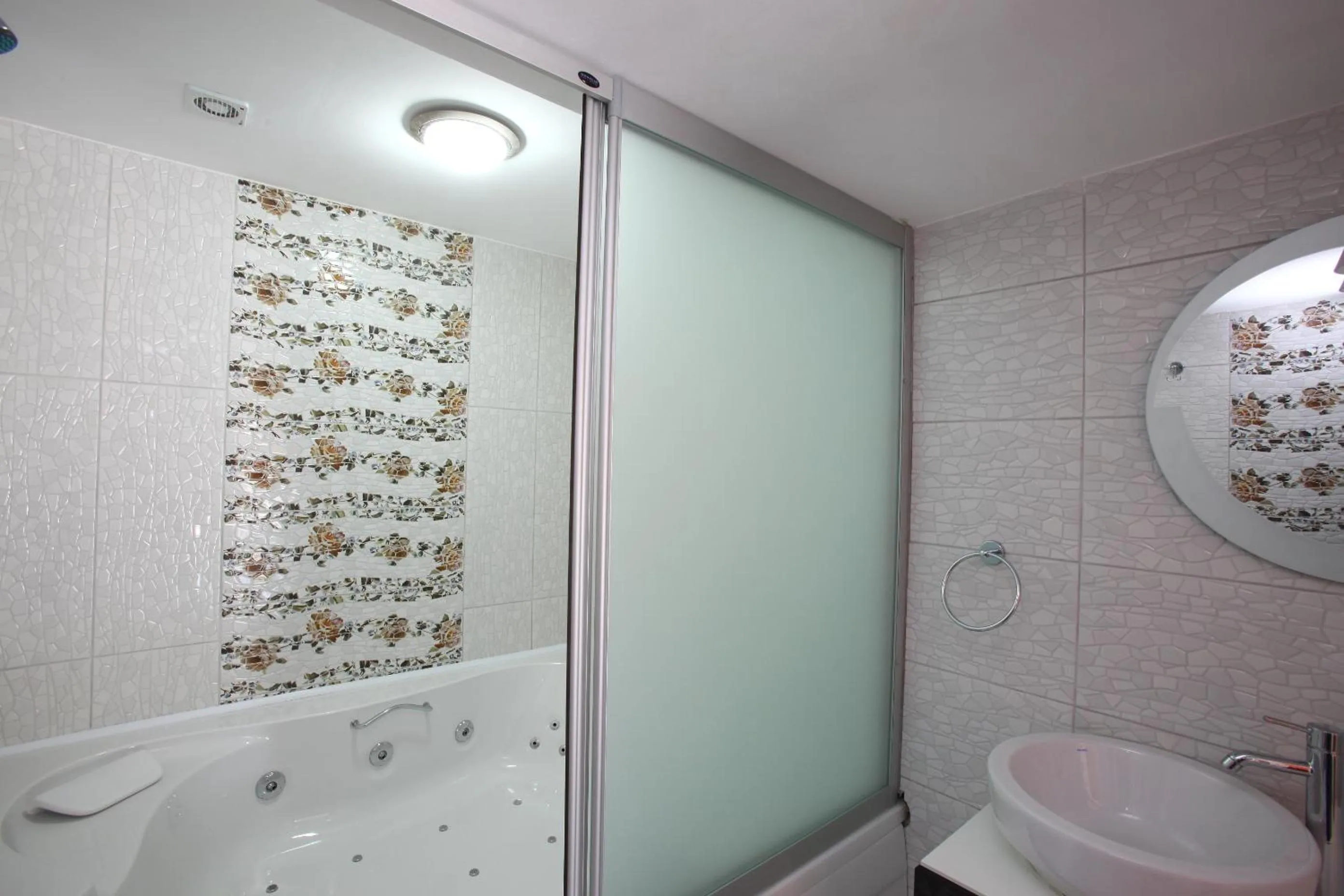 Bathroom in Delfi Hotel Spa & Wellness Center