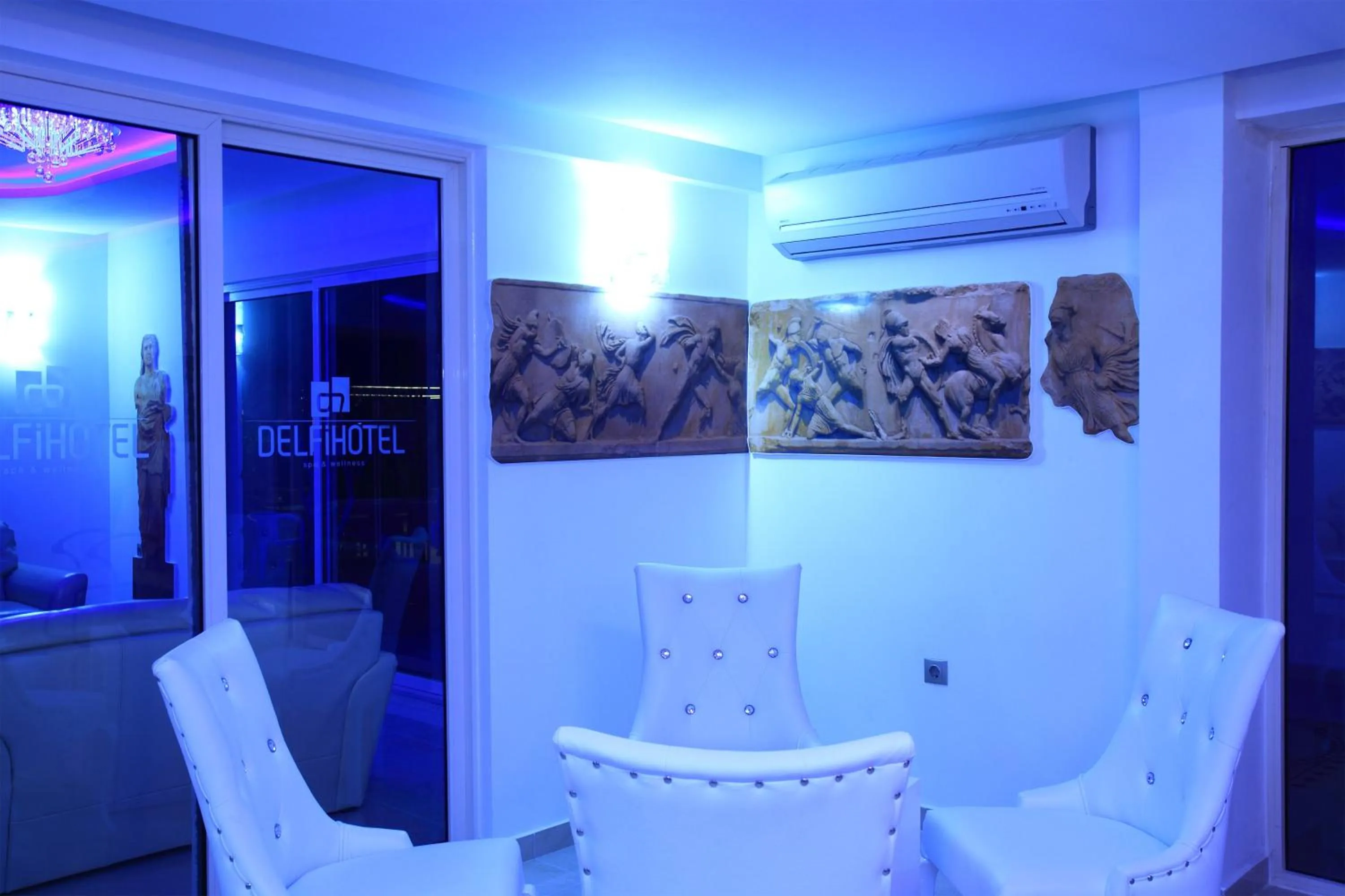 Lobby or reception in Delfi Hotel Spa & Wellness Center