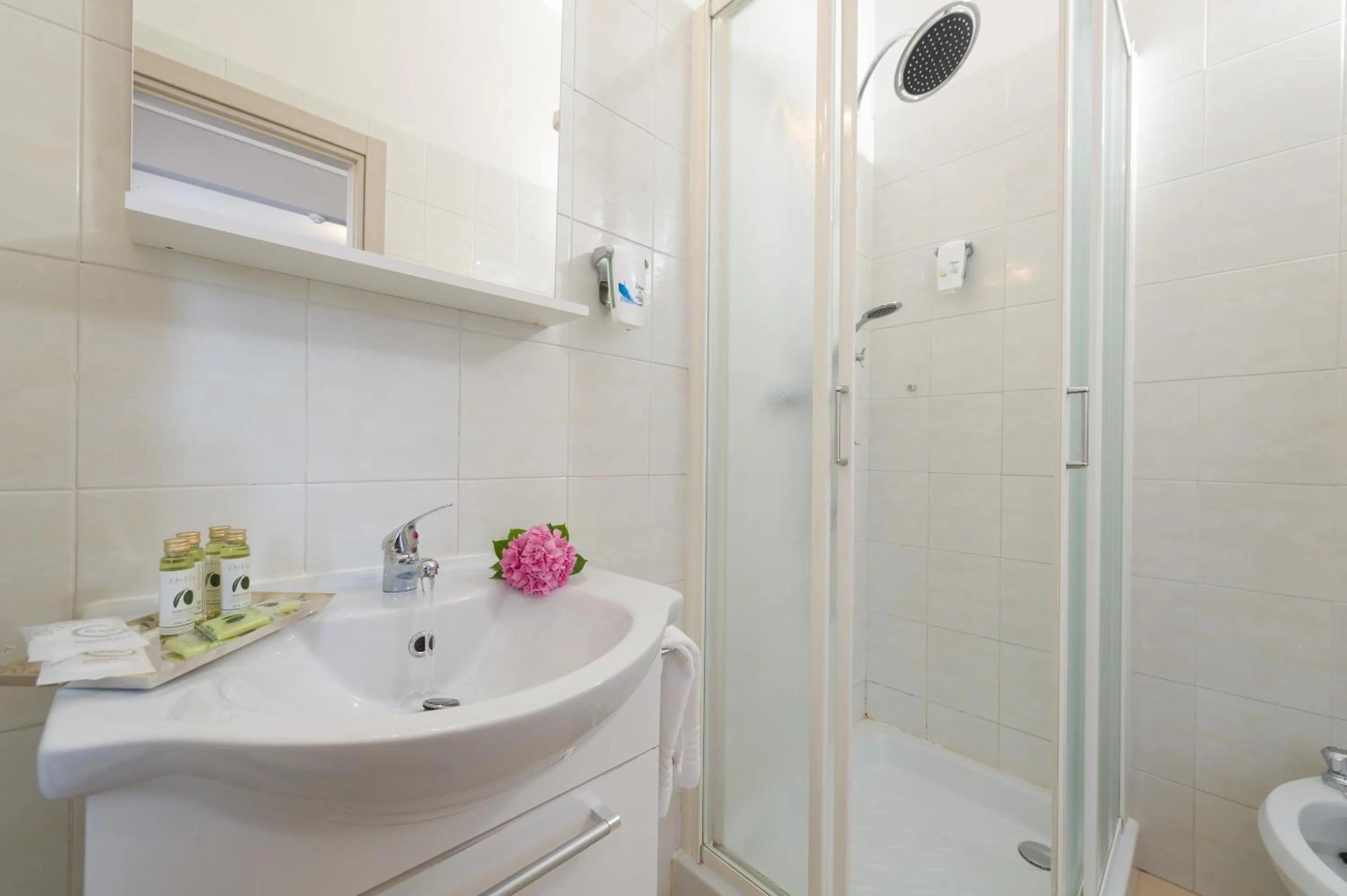 Bathroom in Albergo Battelli Only Adults