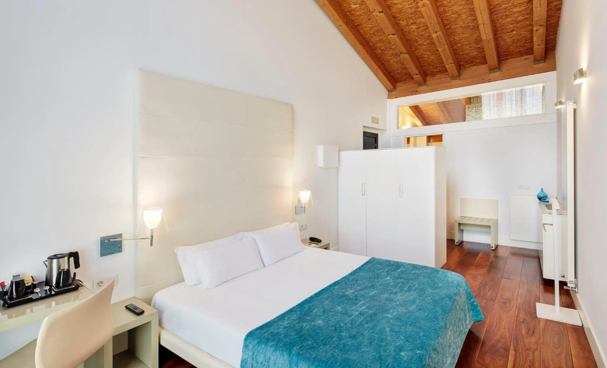 Photo of the whole room, Bed in Sercotel Calle Mayor