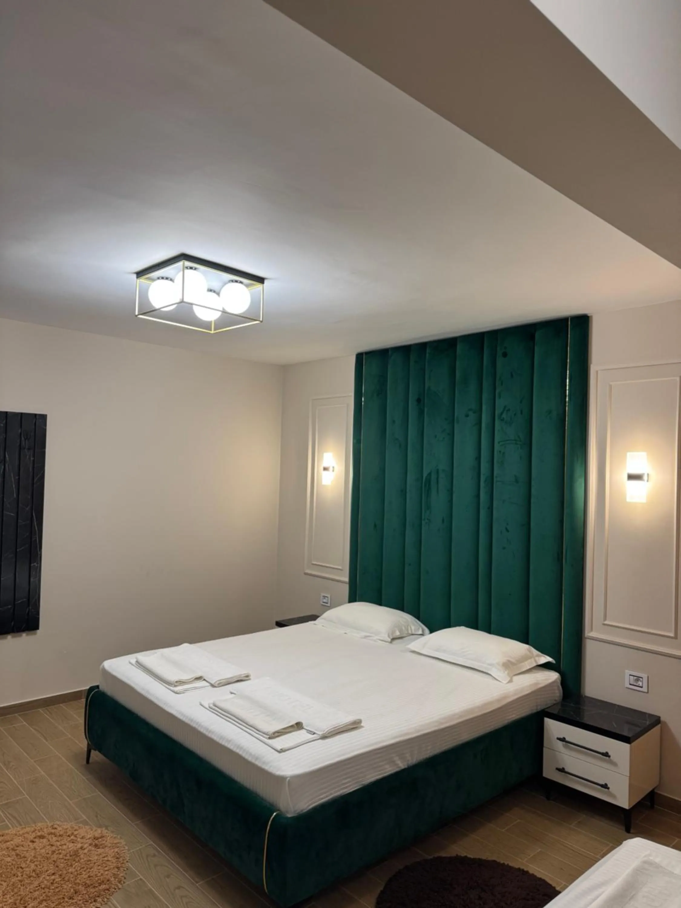 "HOLIDAY" apartments & rooms