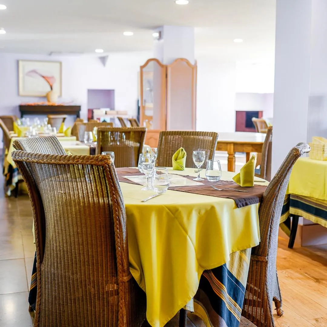 Restaurant/places to eat in Auberge du Manet