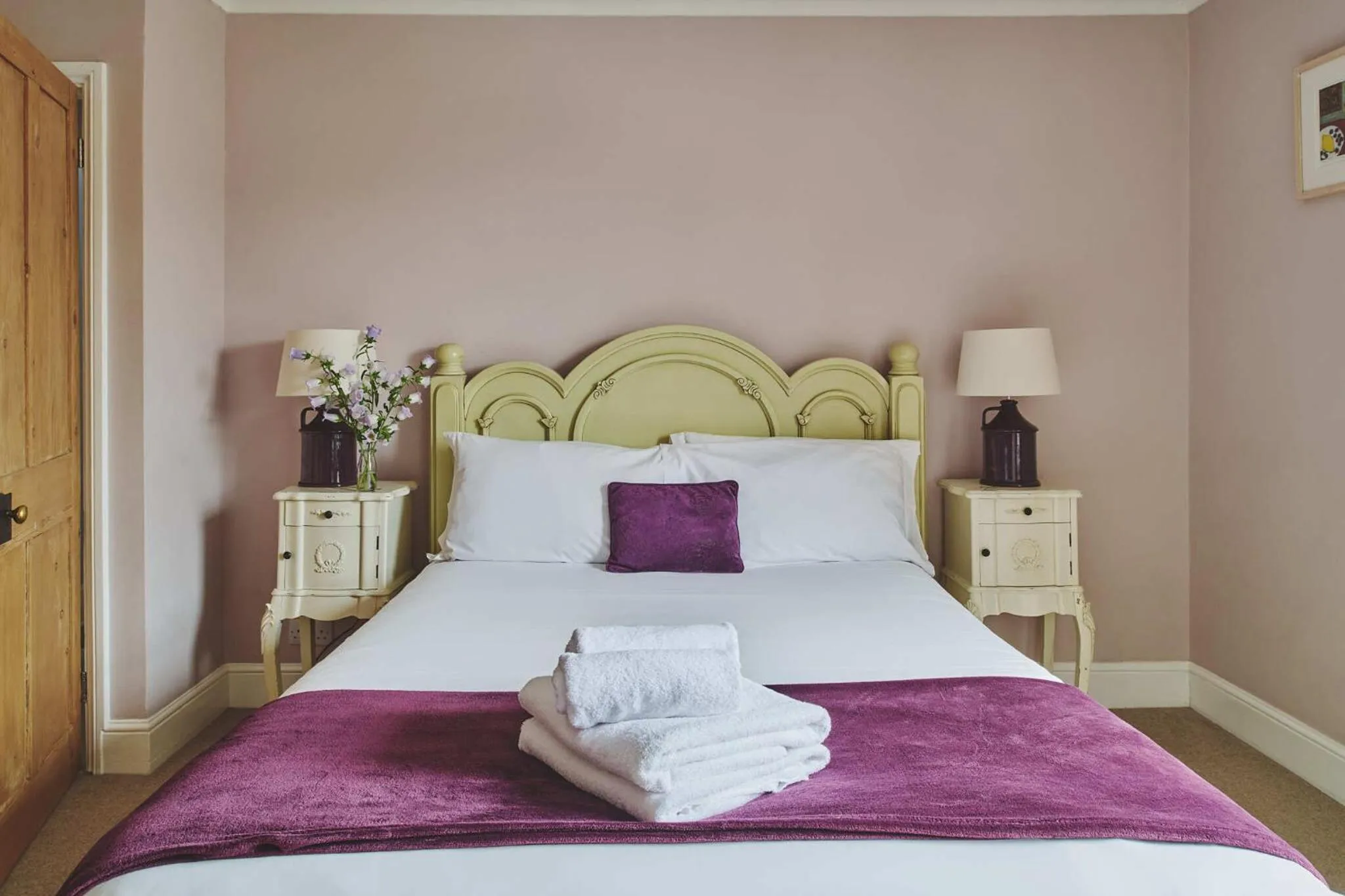 Bedroom, Bed in Rathbone Cottage - Pets Stay for Free