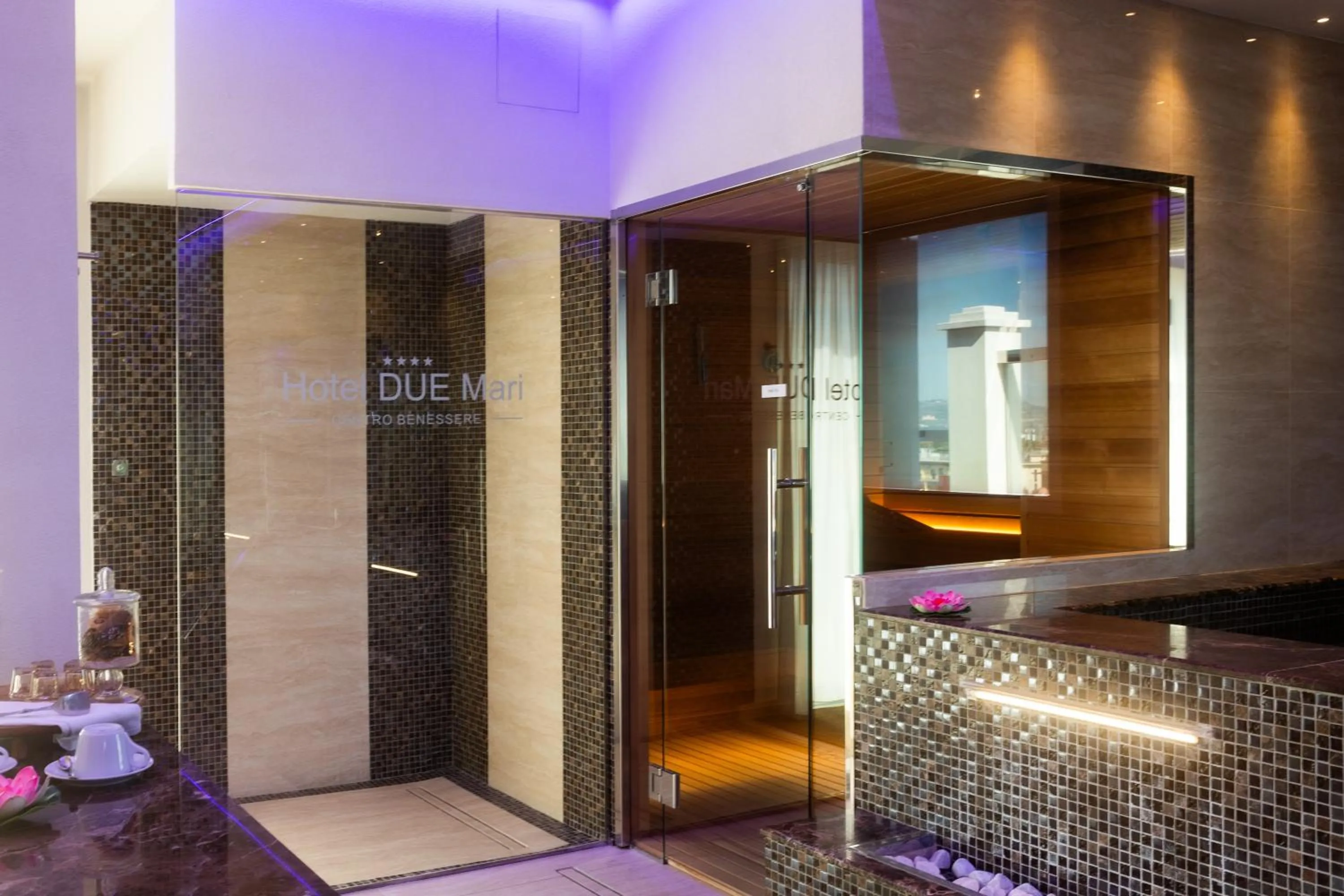 Shower in Hotel Due Mari & SPA