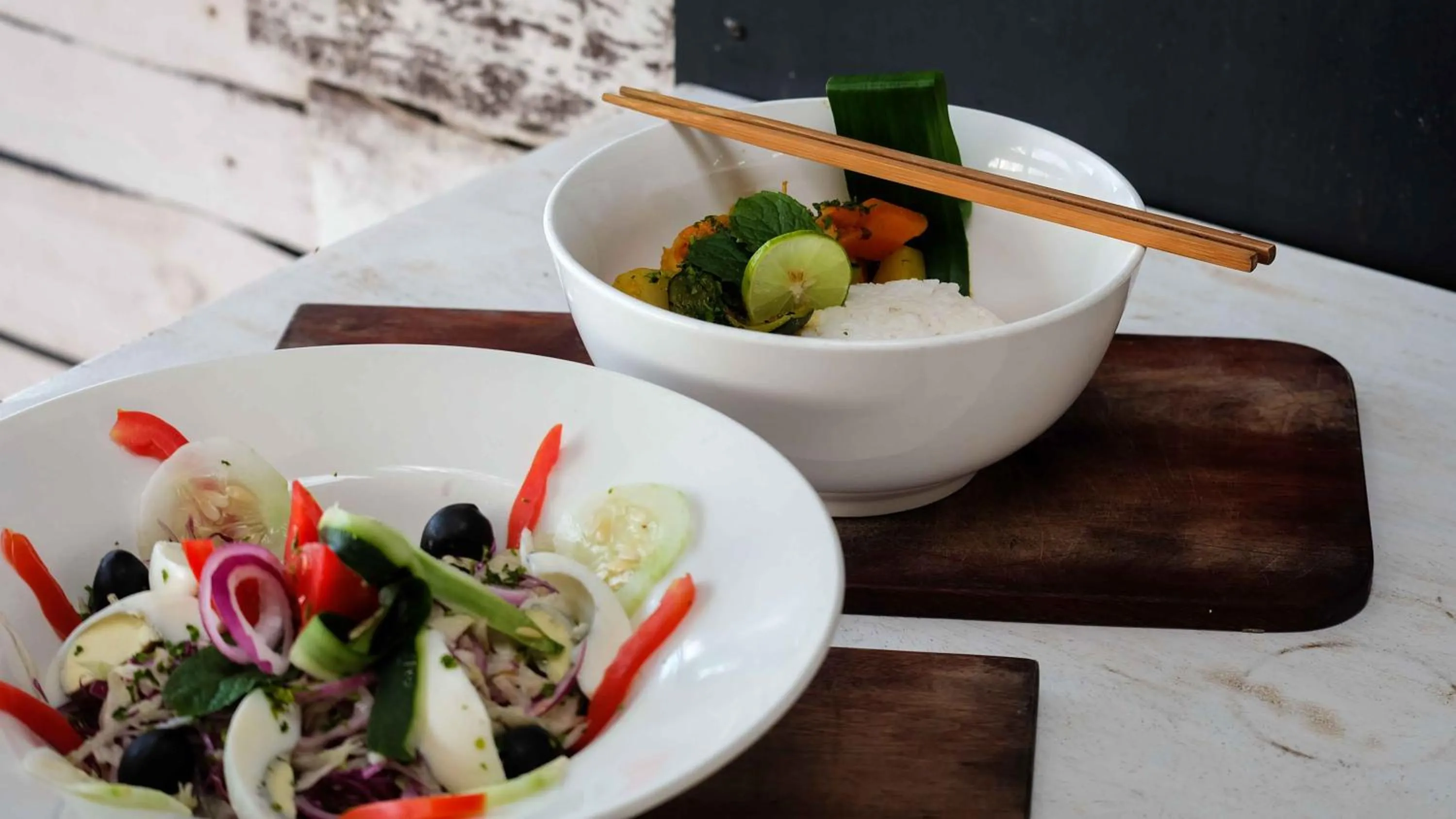 Restaurant/places to eat in B4 Beach Club