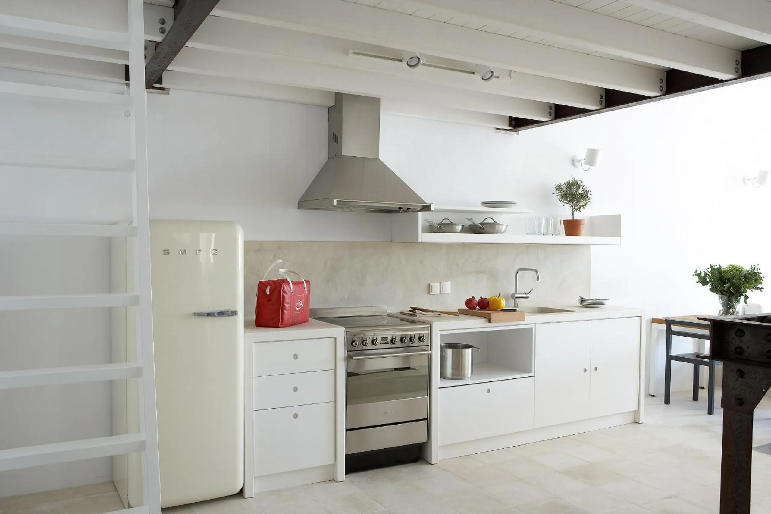 Kitchen or kitchenette in Villa Fabrica Santorini