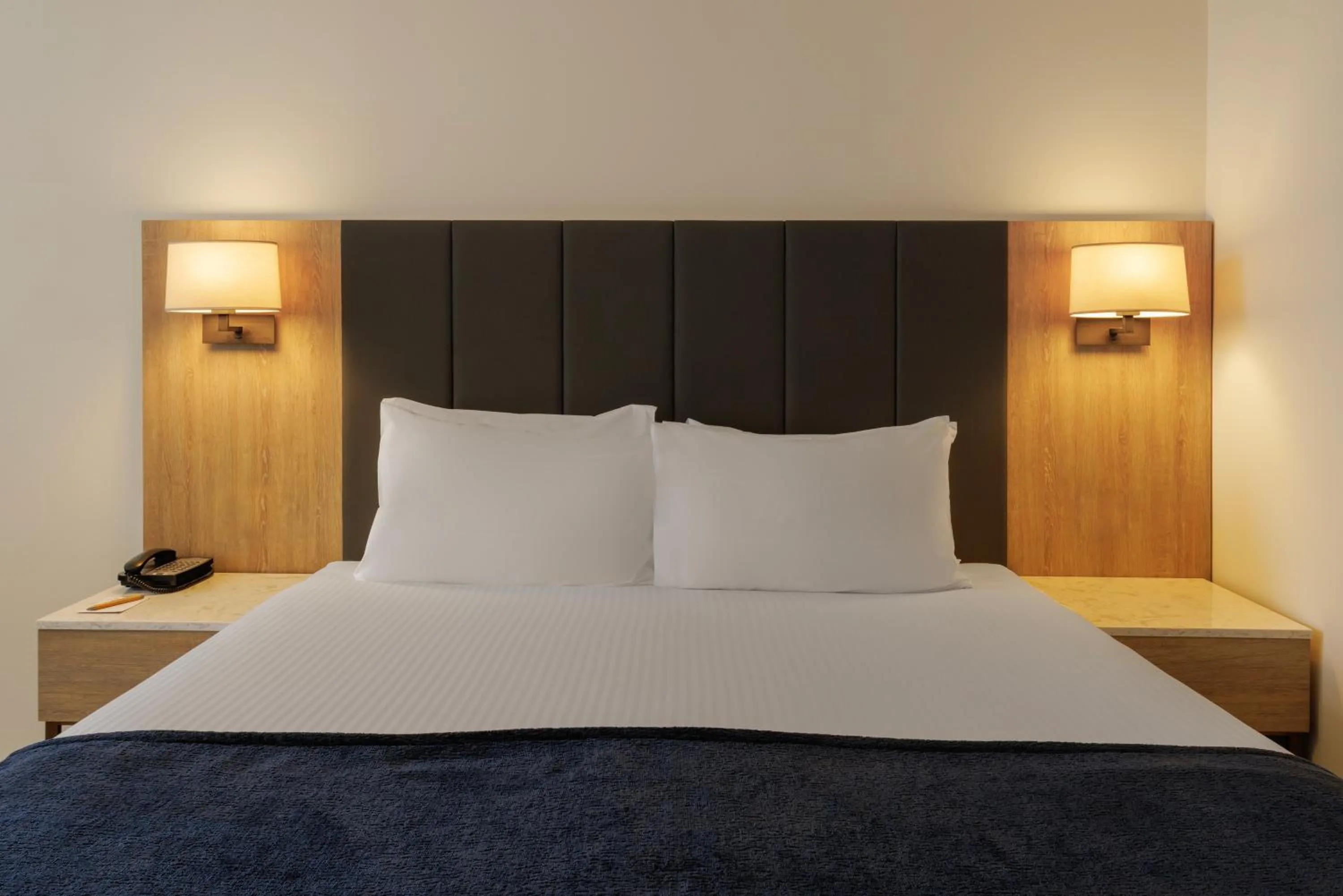 Bed in Hotel Grand Chancellor Brisbane