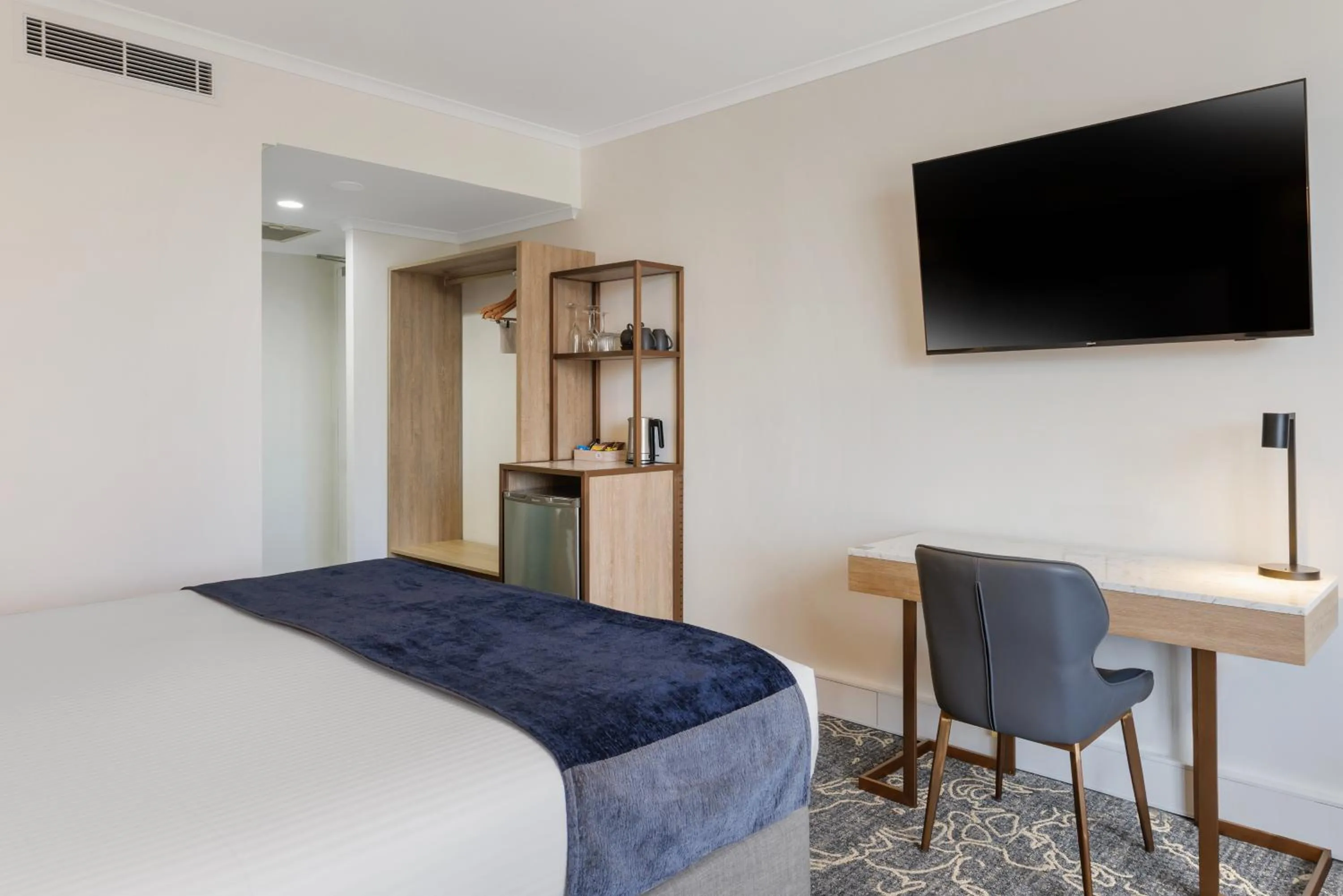 Bed in Hotel Grand Chancellor Brisbane