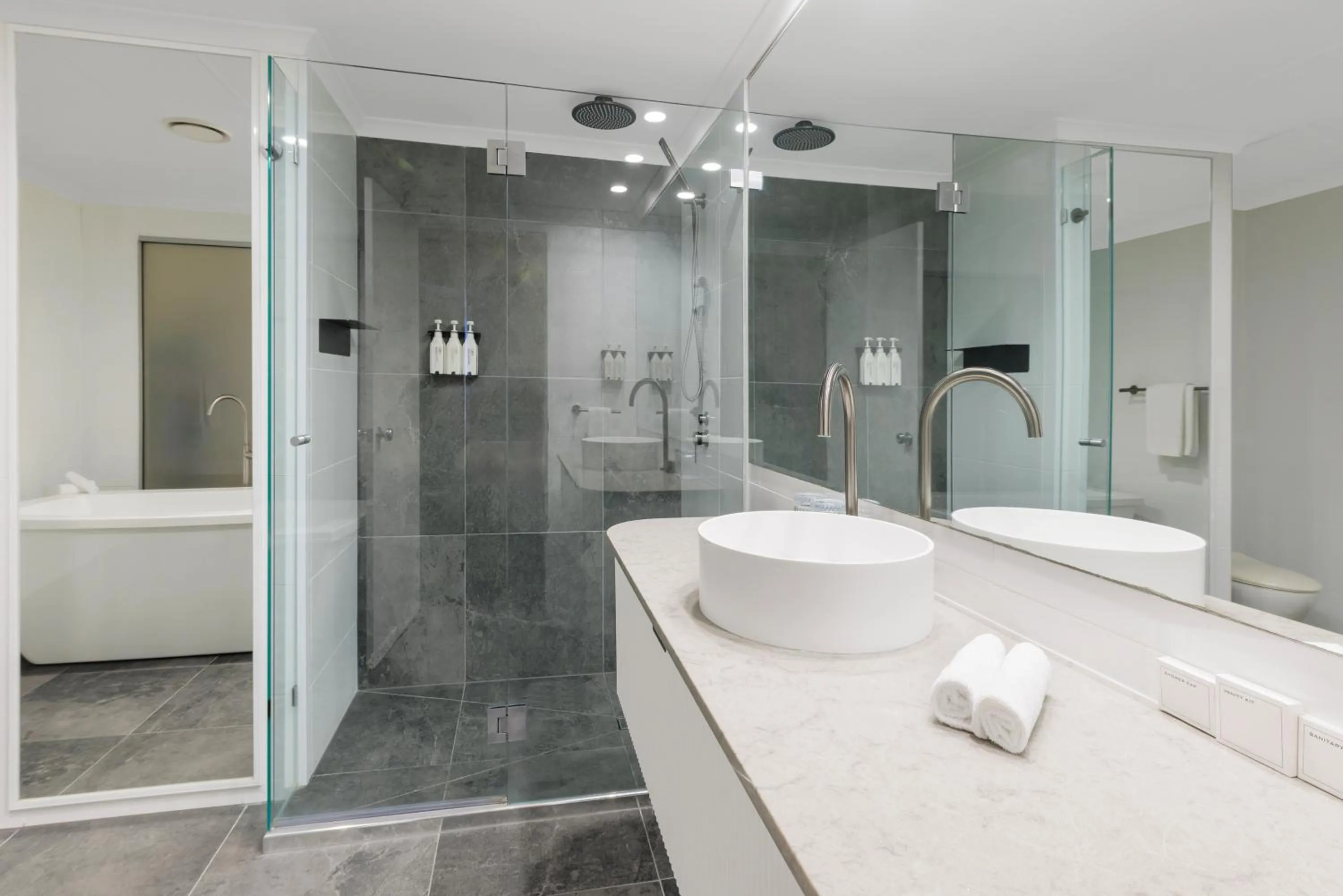 Bathroom in Hotel Grand Chancellor Brisbane