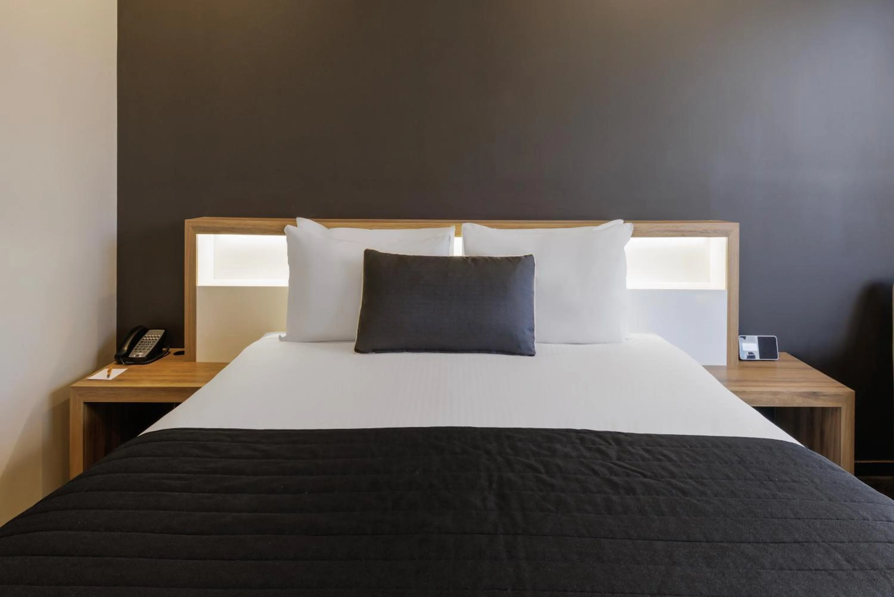 Bed in Hotel Grand Chancellor Brisbane