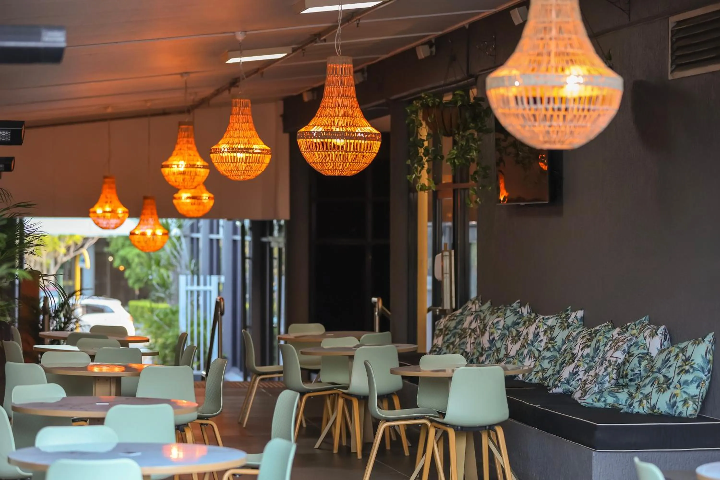 Restaurant/places to eat in Hotel Grand Chancellor Brisbane