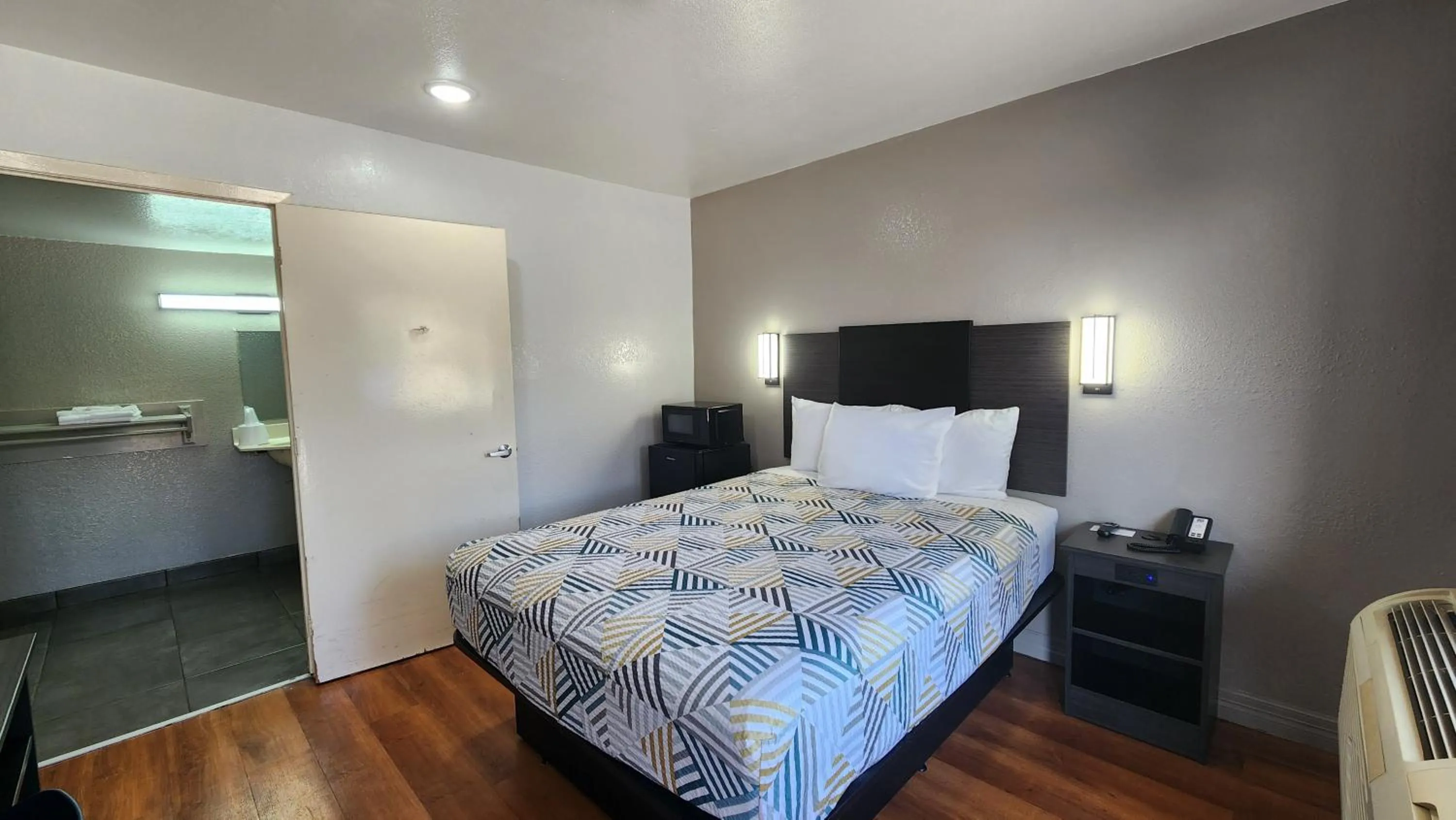 Bed in Motel 6-Conroe, TX