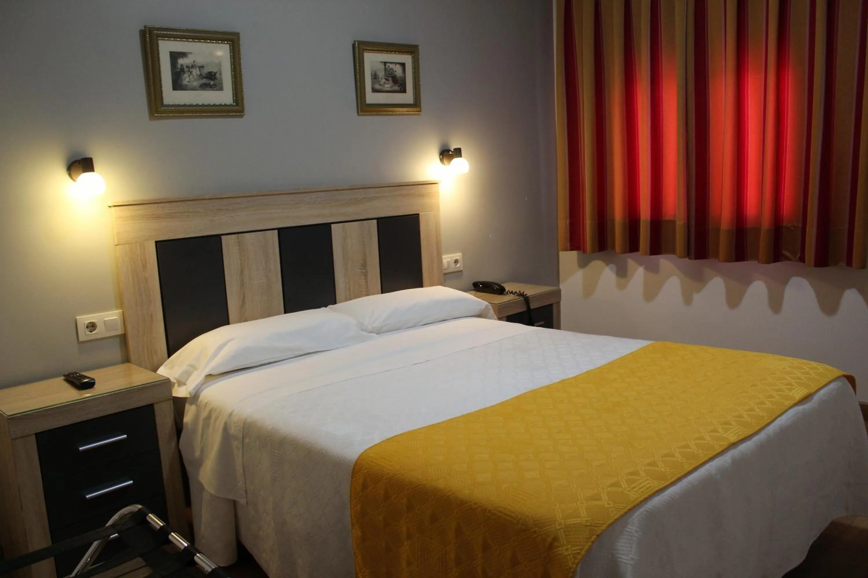 Bed in Hostal Madrid