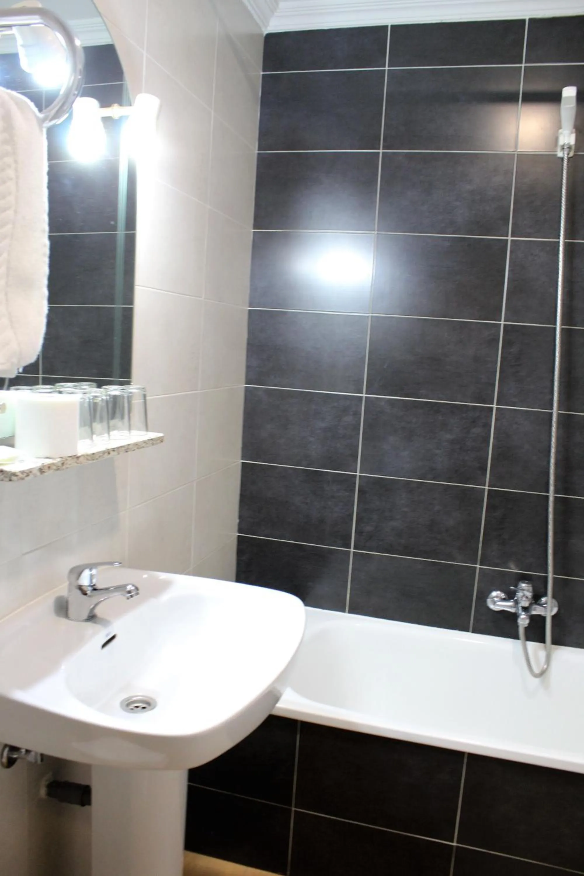 Bathroom in Hostal Madrid