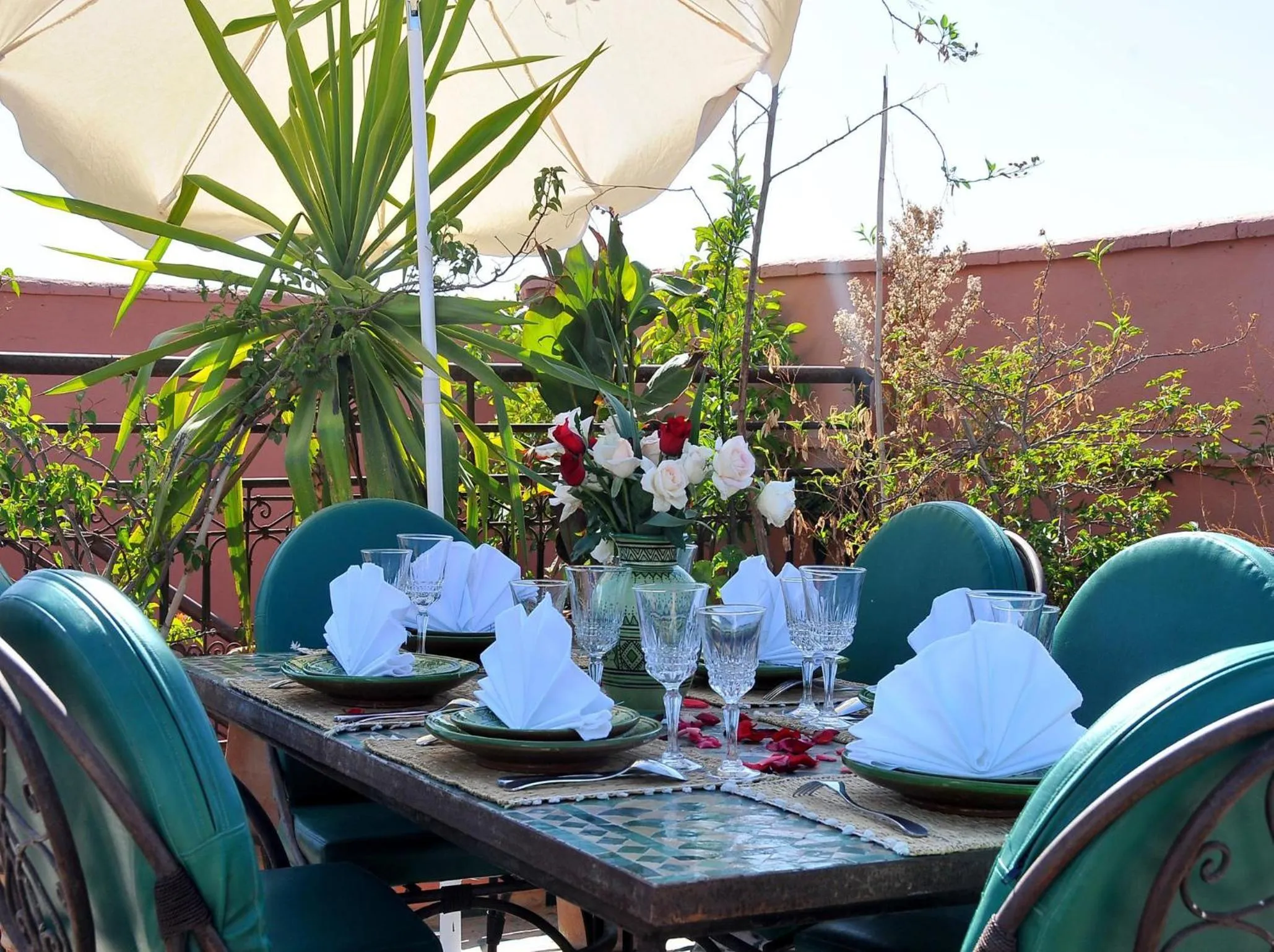 Restaurant/places to eat in Riad Lila