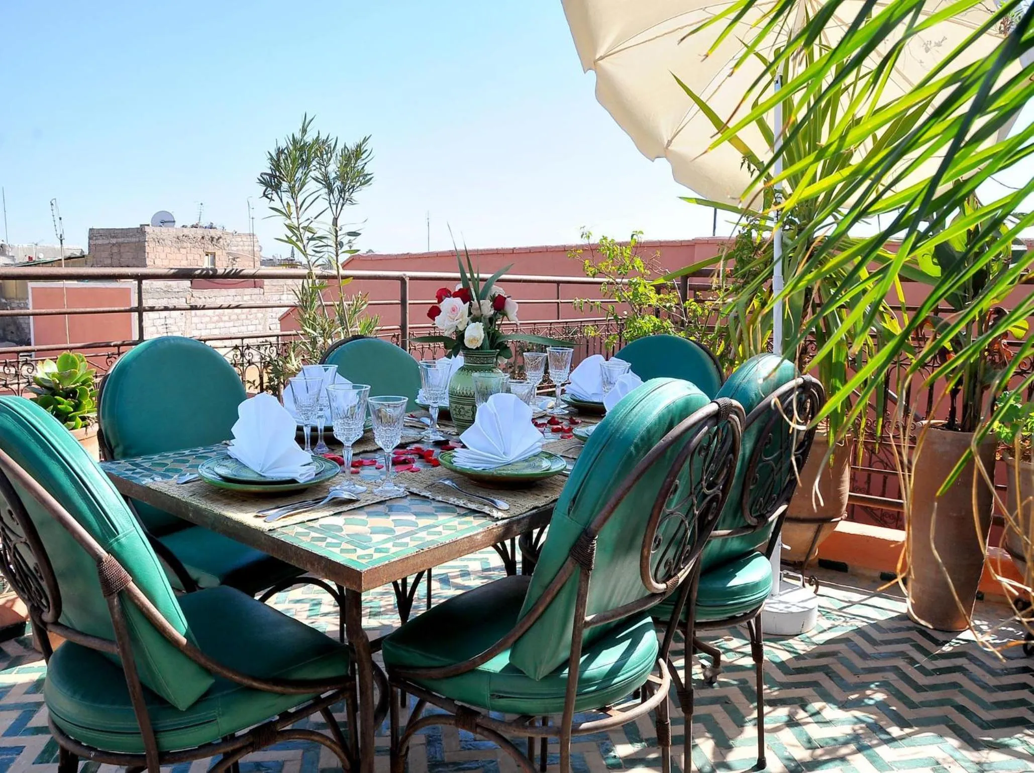 Restaurant/places to eat in Riad Lila