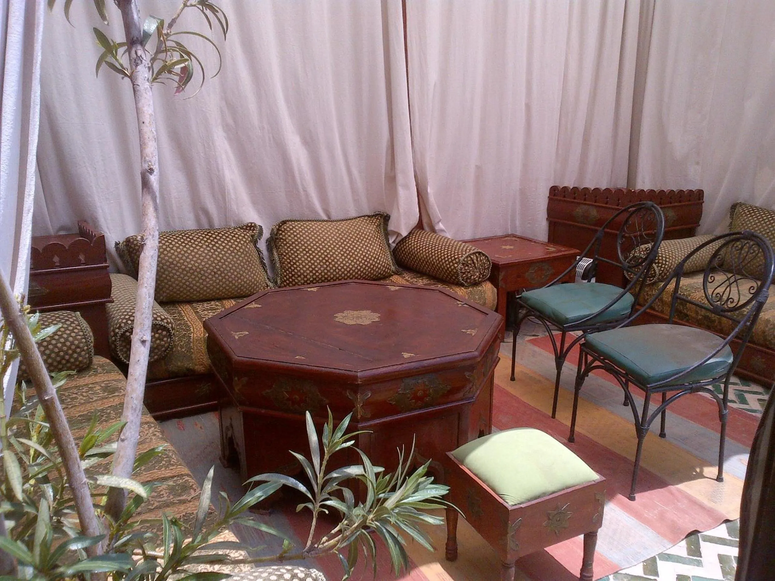 Restaurant/places to eat in Riad Lila