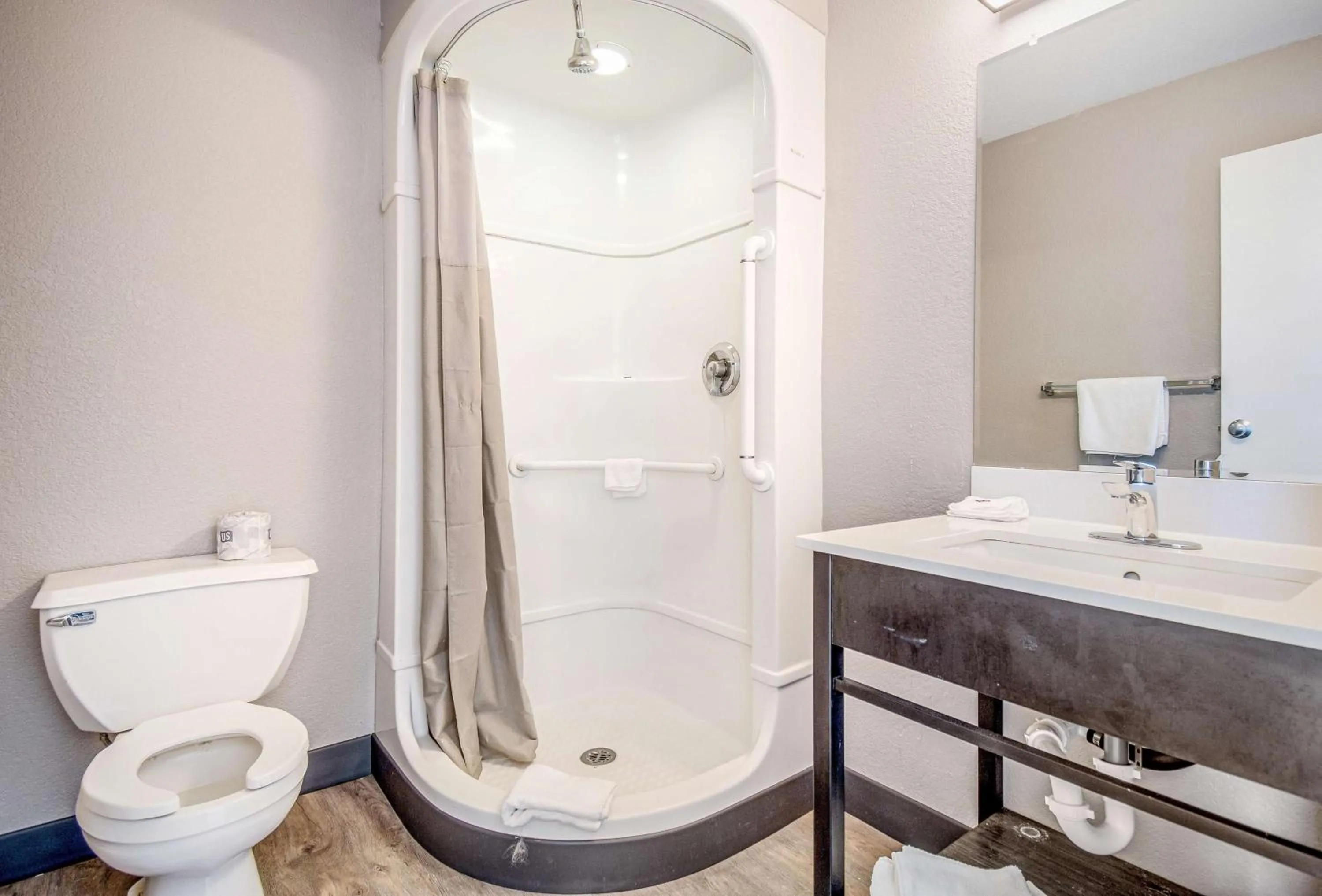 Bathroom in Motel 6-Elko, NV