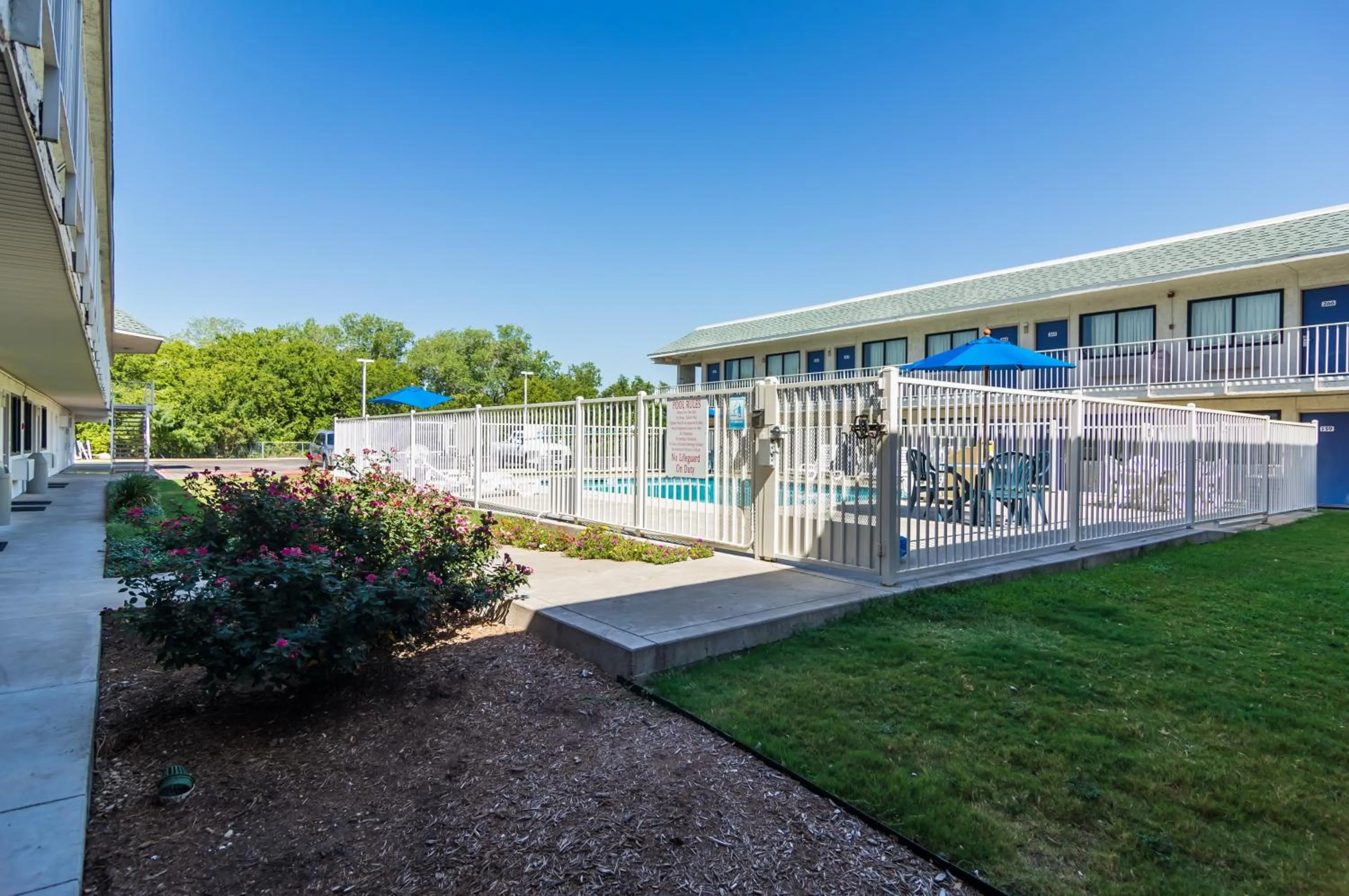 Swimming pool in Motel 6-Bellmead, TX - Waco