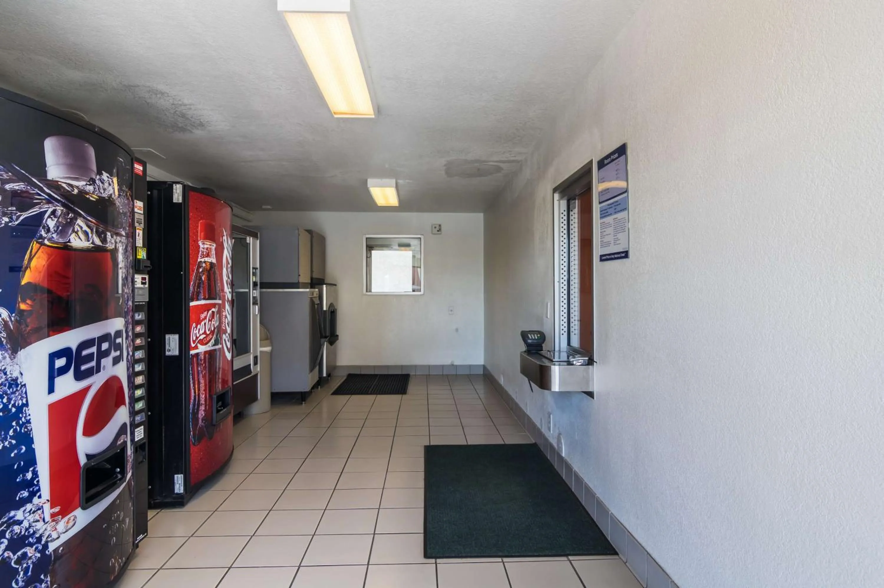 Property building in Motel 6-Bellmead, TX - Waco