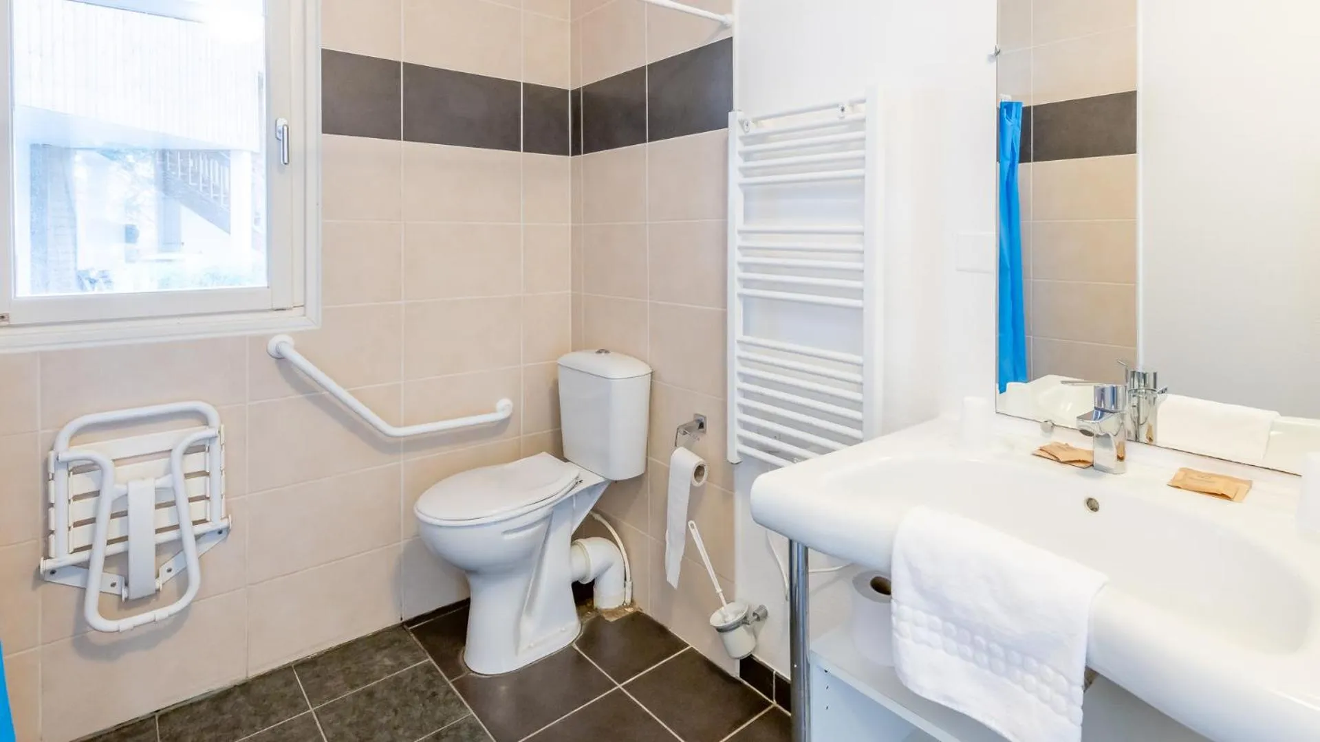 Toilet in Vacancéole - Les Rives du Lac