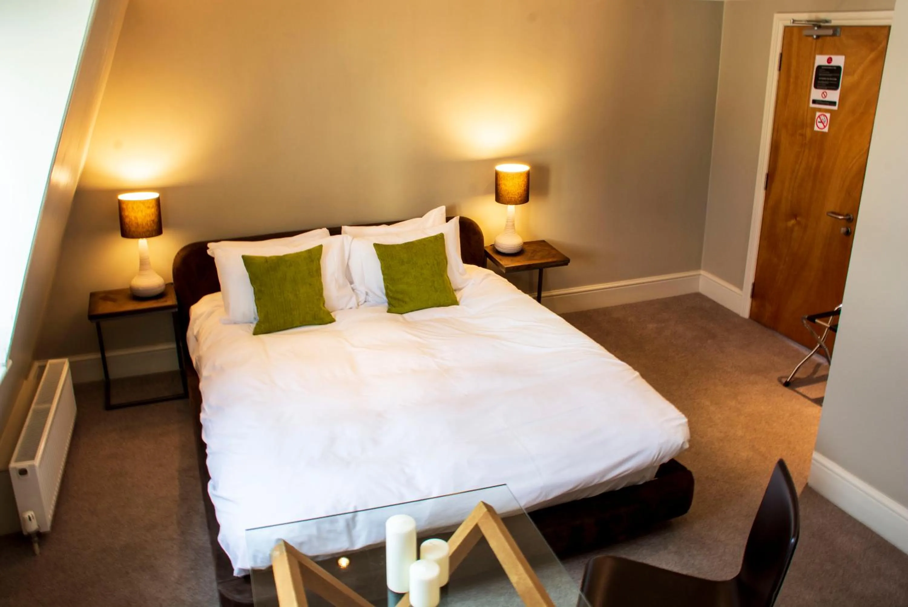 Photo of the whole room, Bed in Amherst Brighton