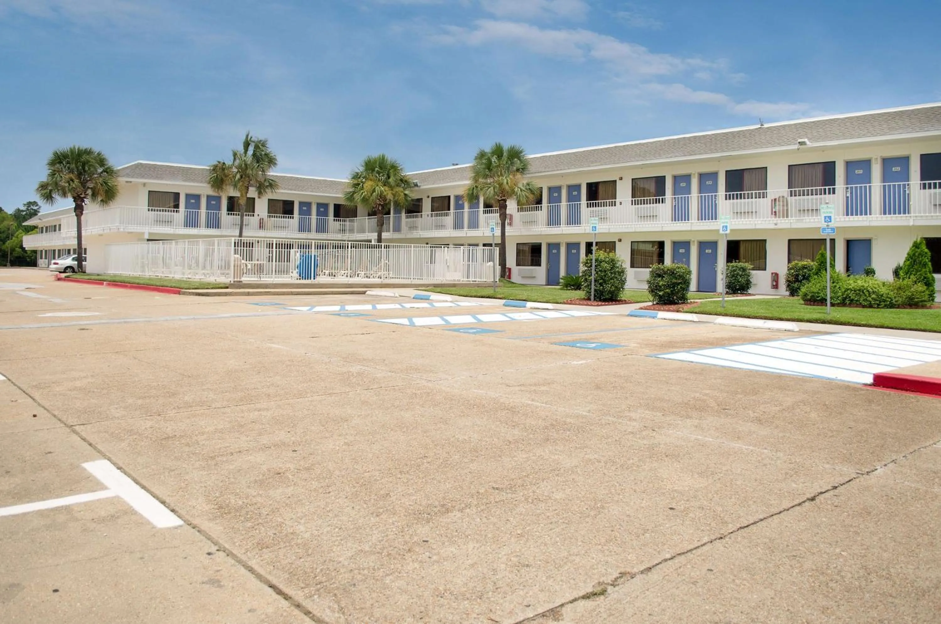 Property building in Motel 6 Gulfport, MS Airport